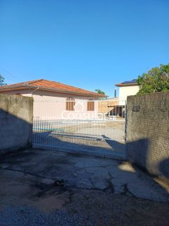 Casa Para Alugar com 3 quartos no bairro Aririú em Palhoça