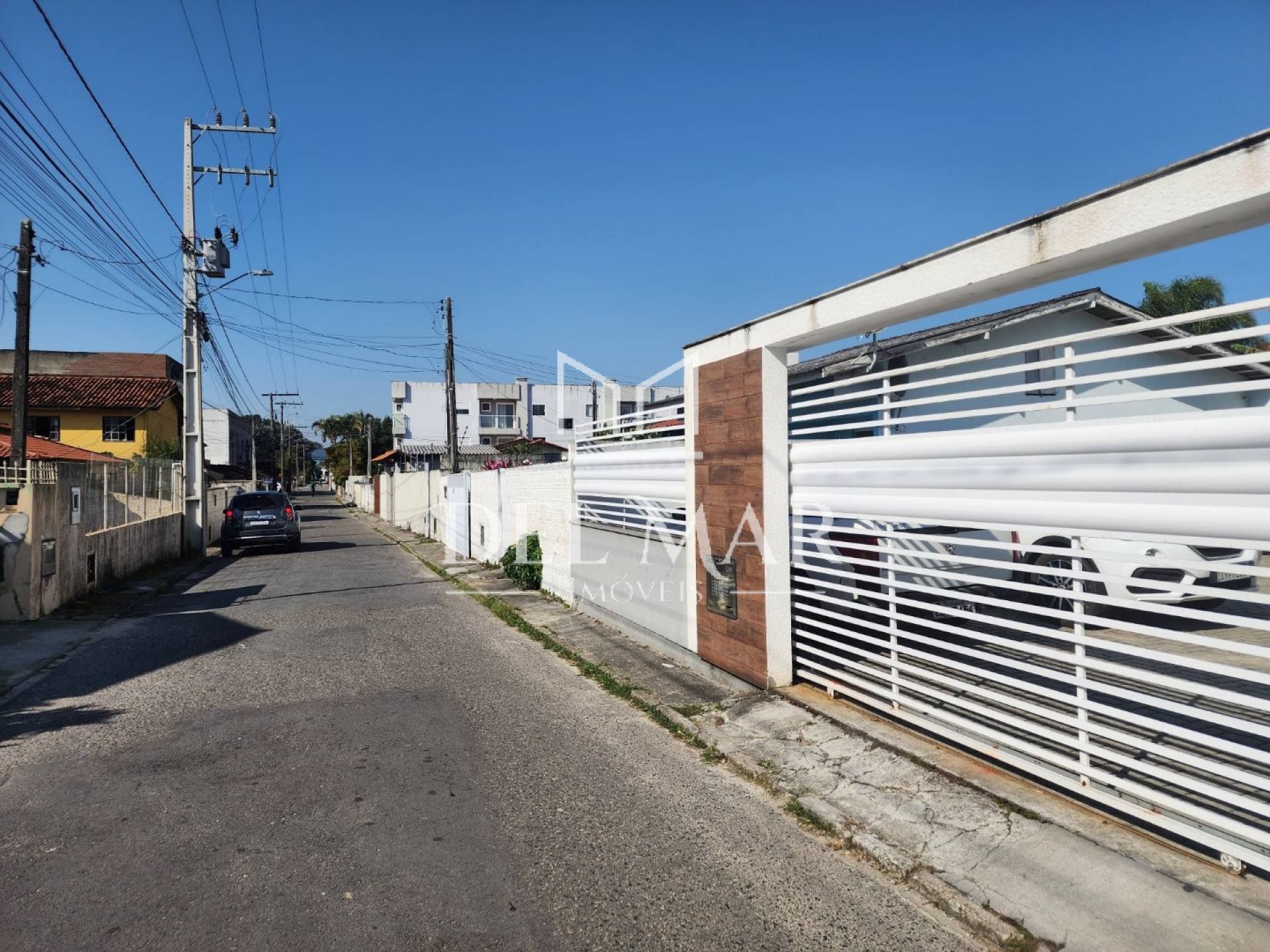 Apartamento de 2 quartos com garagem