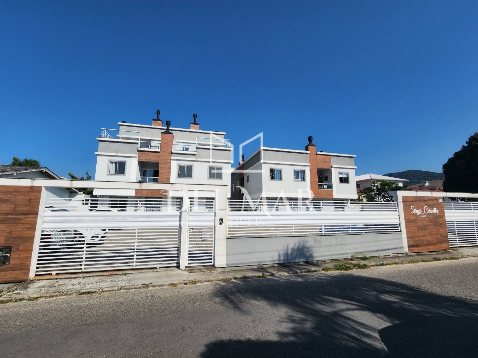 Apartamento de 2 quartos com garagem