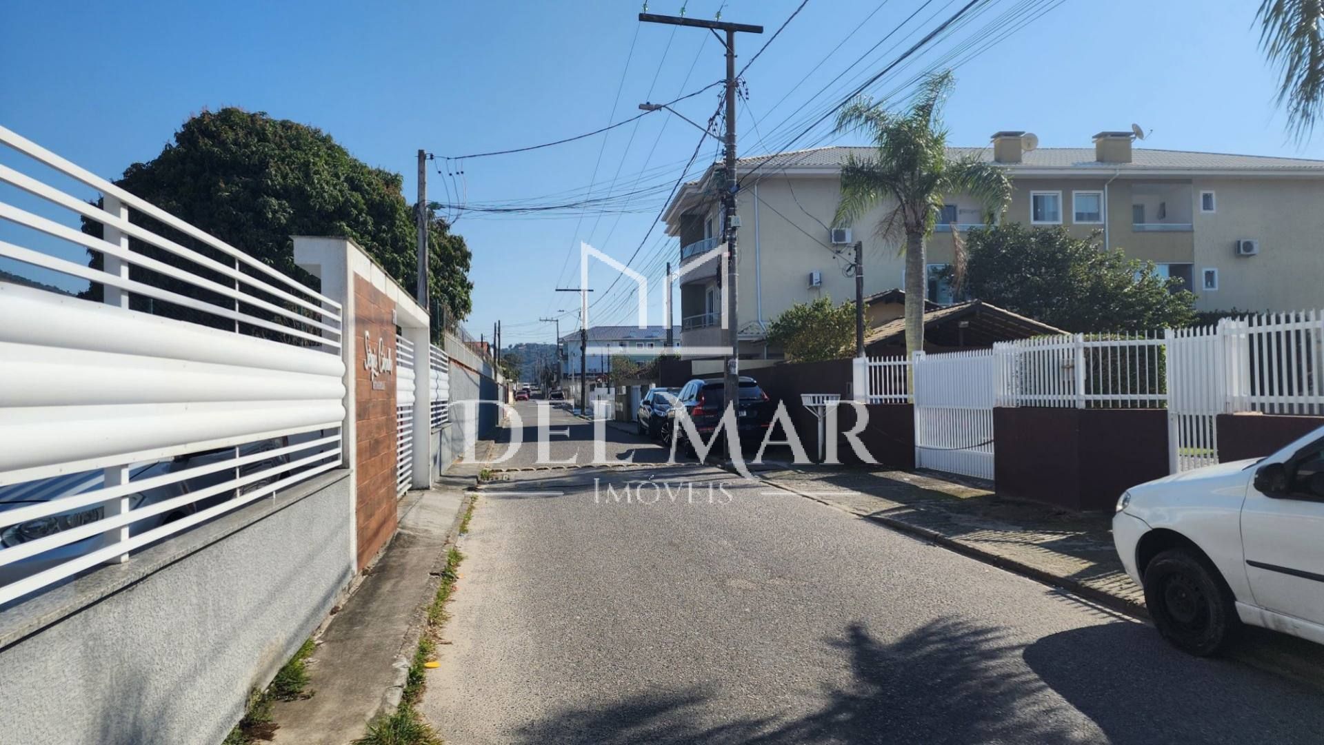 Apartamento de 2 quartos com garagem