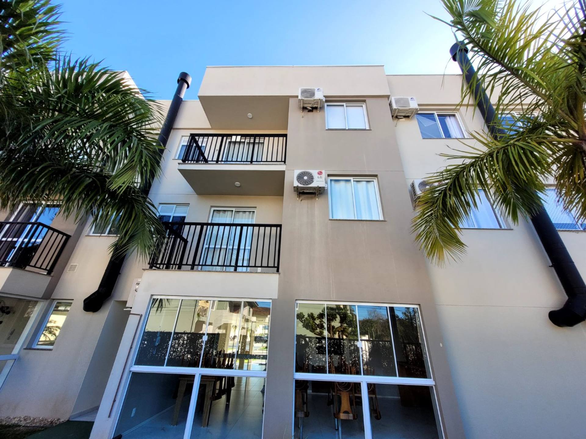Apartamento a venda com 2 quartos financiável. Estrutura lazer