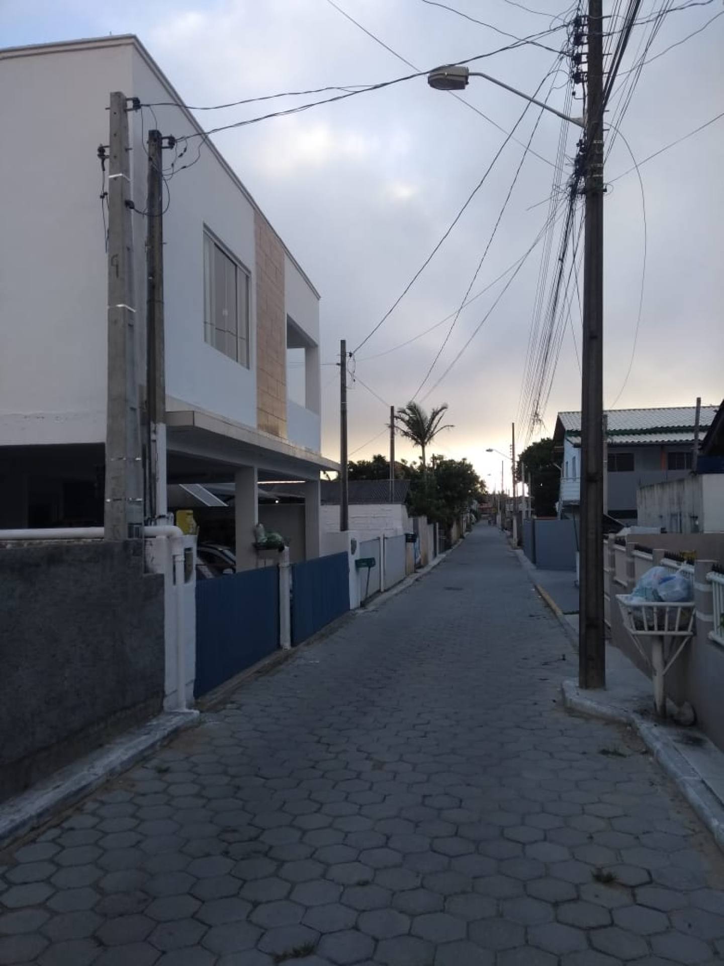 VENDO PRÉDIO