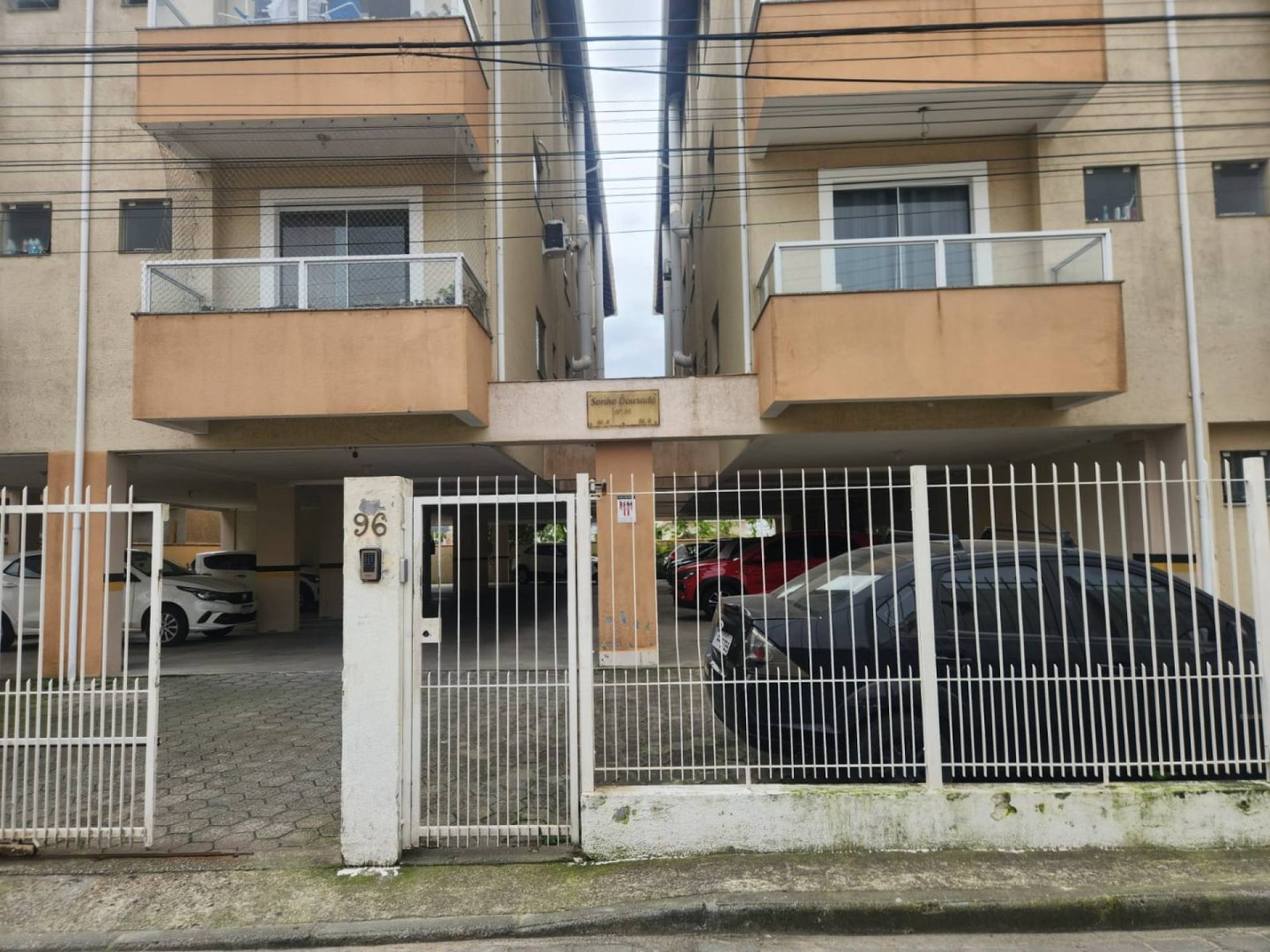VENDO APARTAMENTO EM INGLESES