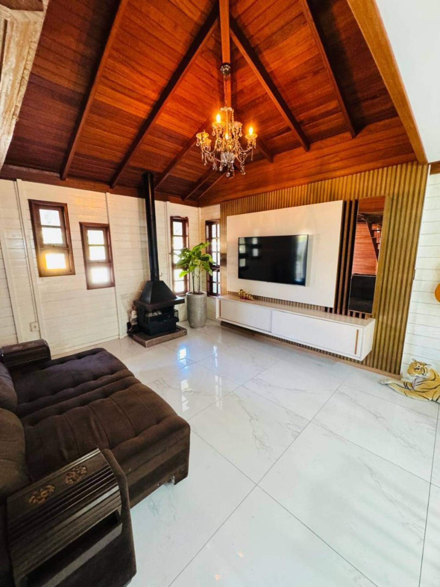 BELISSIMA CASA MISTA A VENDA