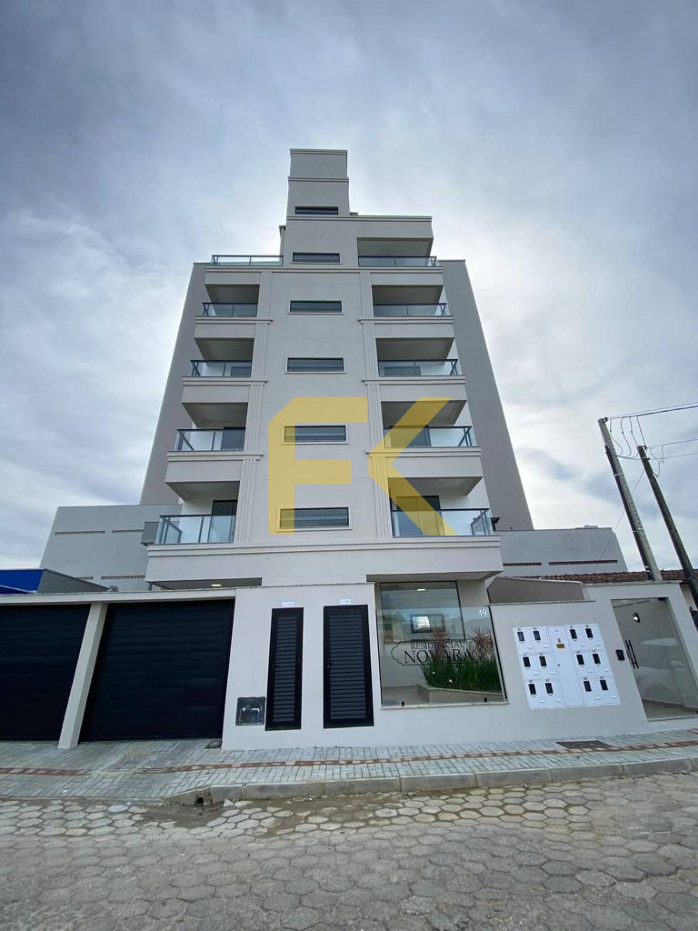 APARTAMENTO 2 SUÍTES