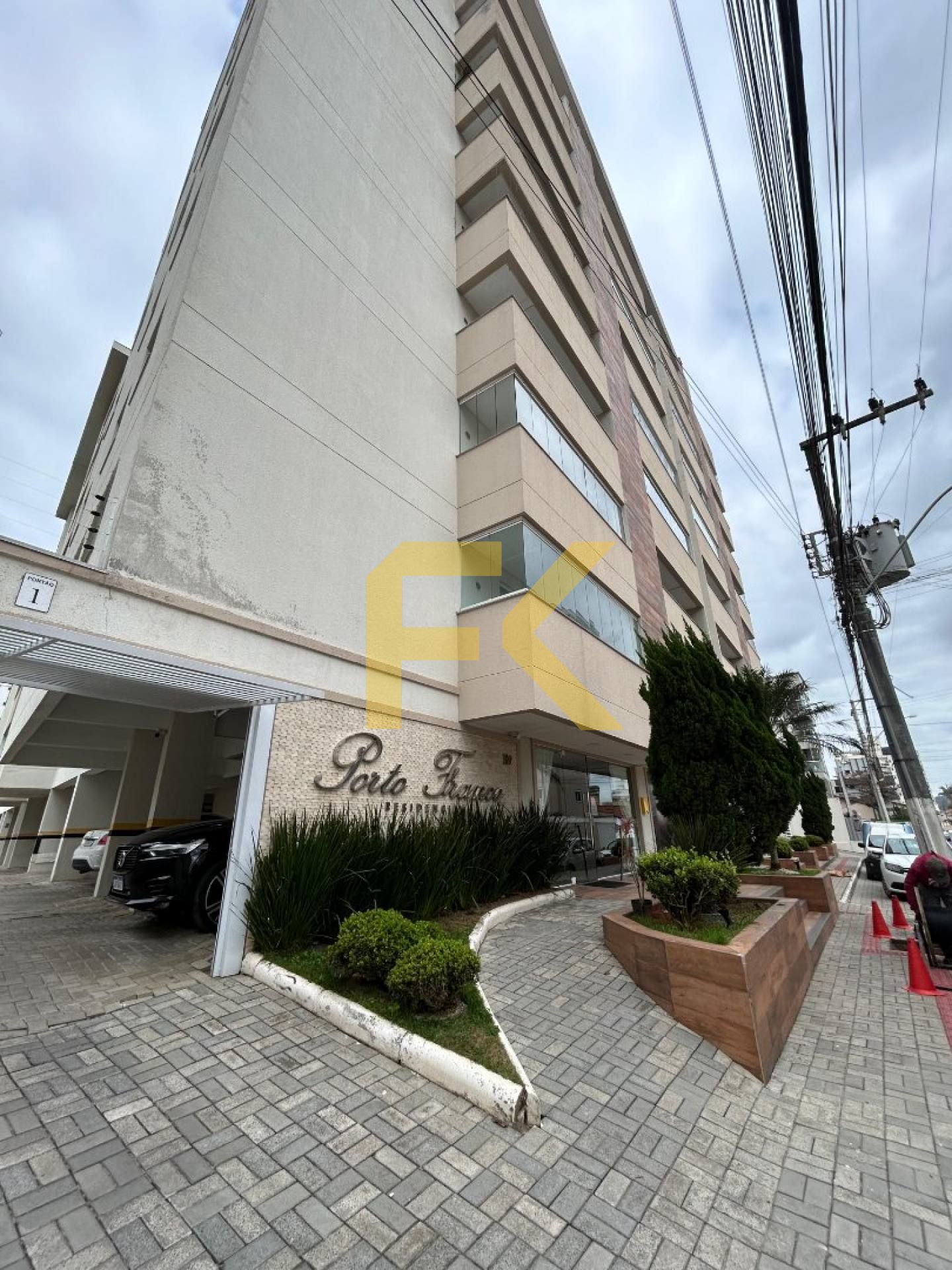 APARTAMENTO MOBILIADO PRÓXIMO DO MAR - 1 SUÍTE + 2 DORMITÓRIOS