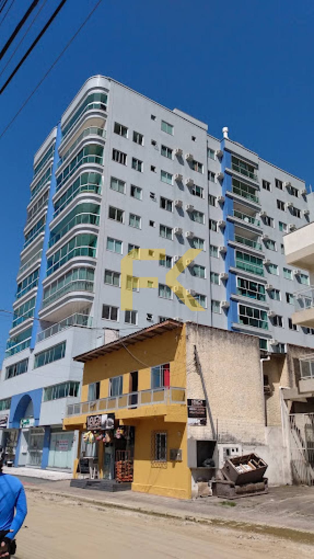 APARTAMENTO FRENTE MAR MOBILIADO - 3 DORMITÓRIOS SENDO 1 SUÍTE