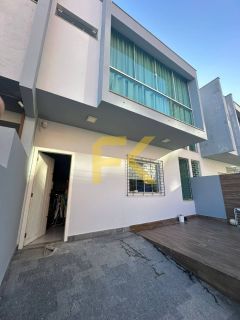 SOBRADO À VENDA - BALNEÁRIO PEREQUÊ