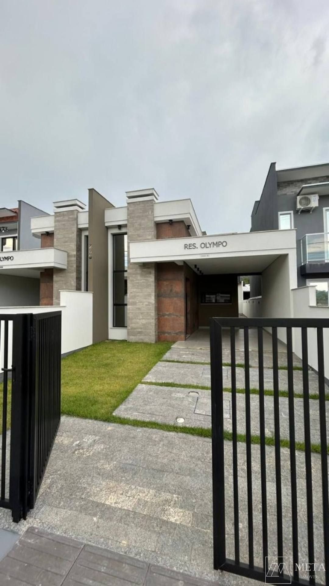 Casa com 3 dormitórios de Alto Padrão no Sertão do Maruim – São José/SC