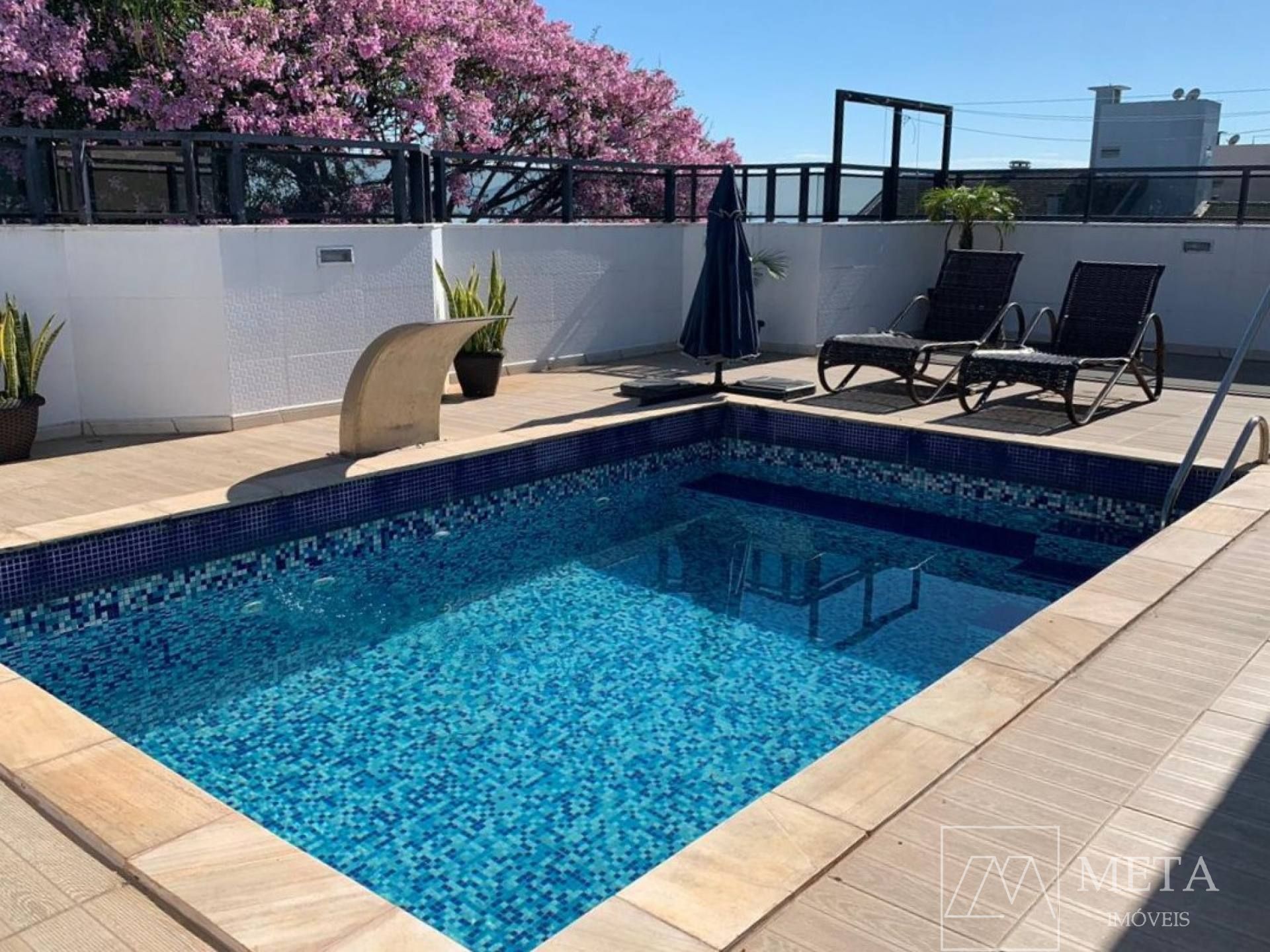 Cobertura com Piscina de 3 dormitórios (1 suíte) no Estreito – Florianópolis/SC