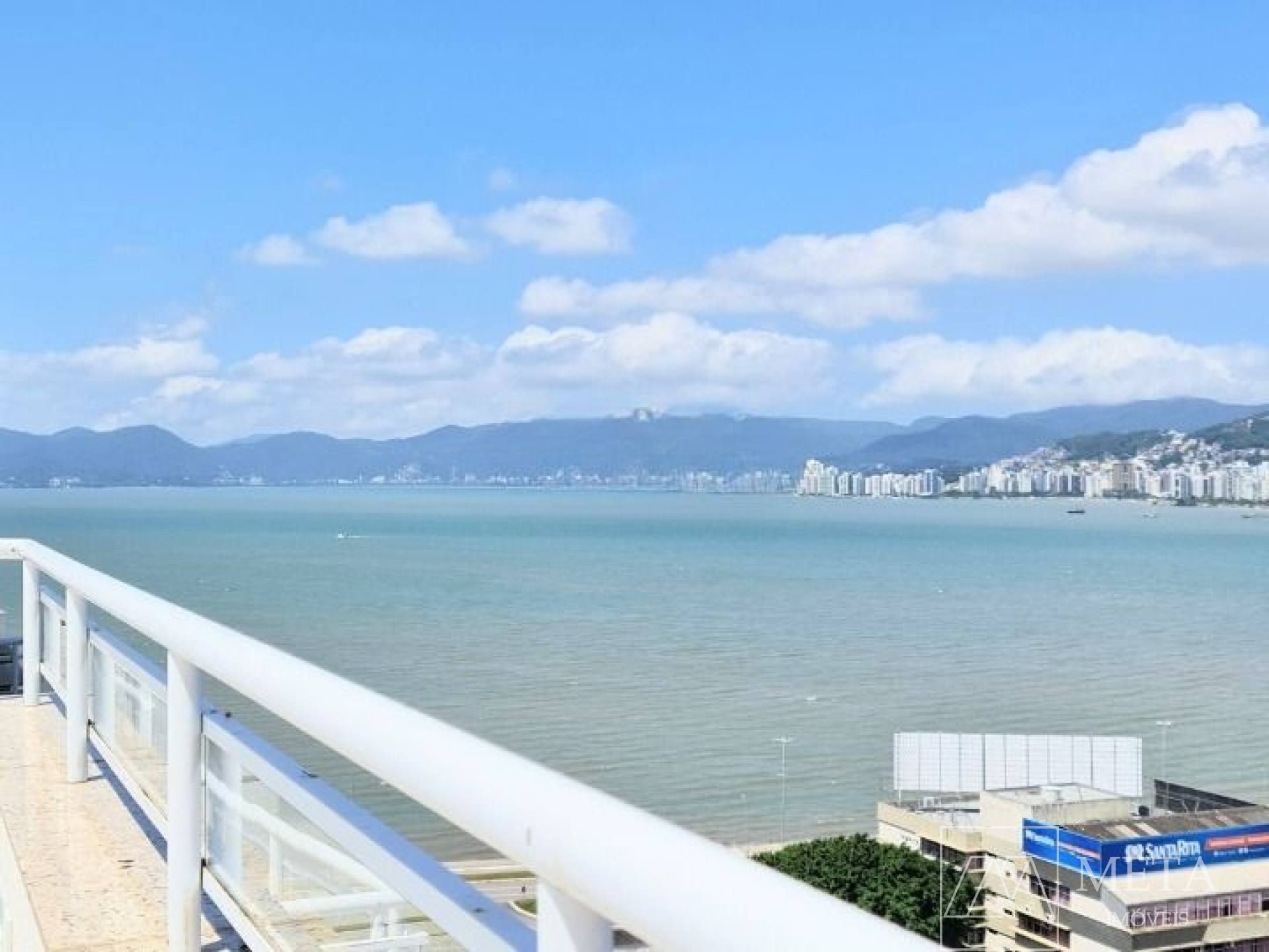 Cobertura de alto padrão com 3 dormitórios no Estreito - Florianópolis/SC