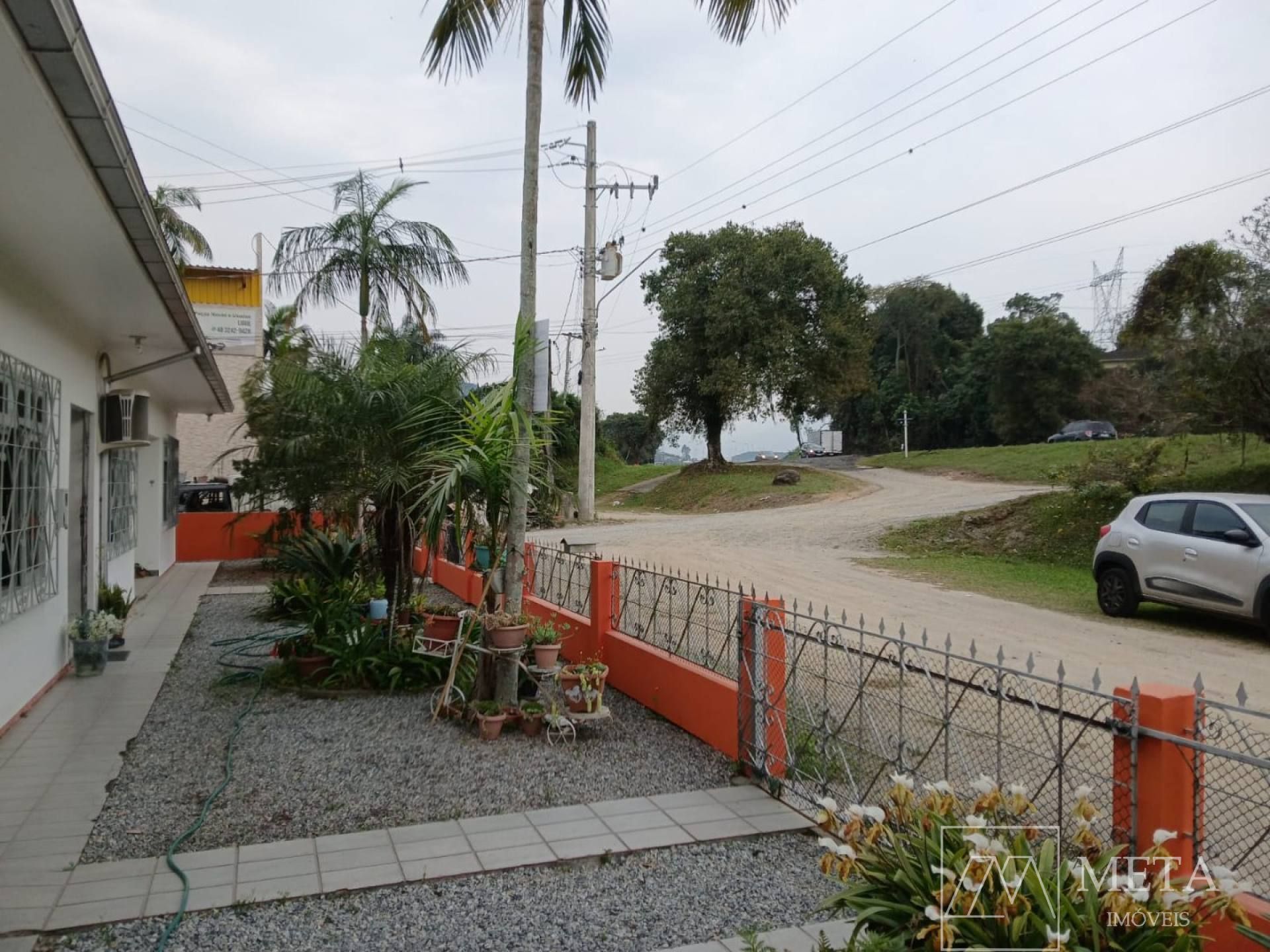 Casa com 4 quartos no bairro Aririú em Palhoça