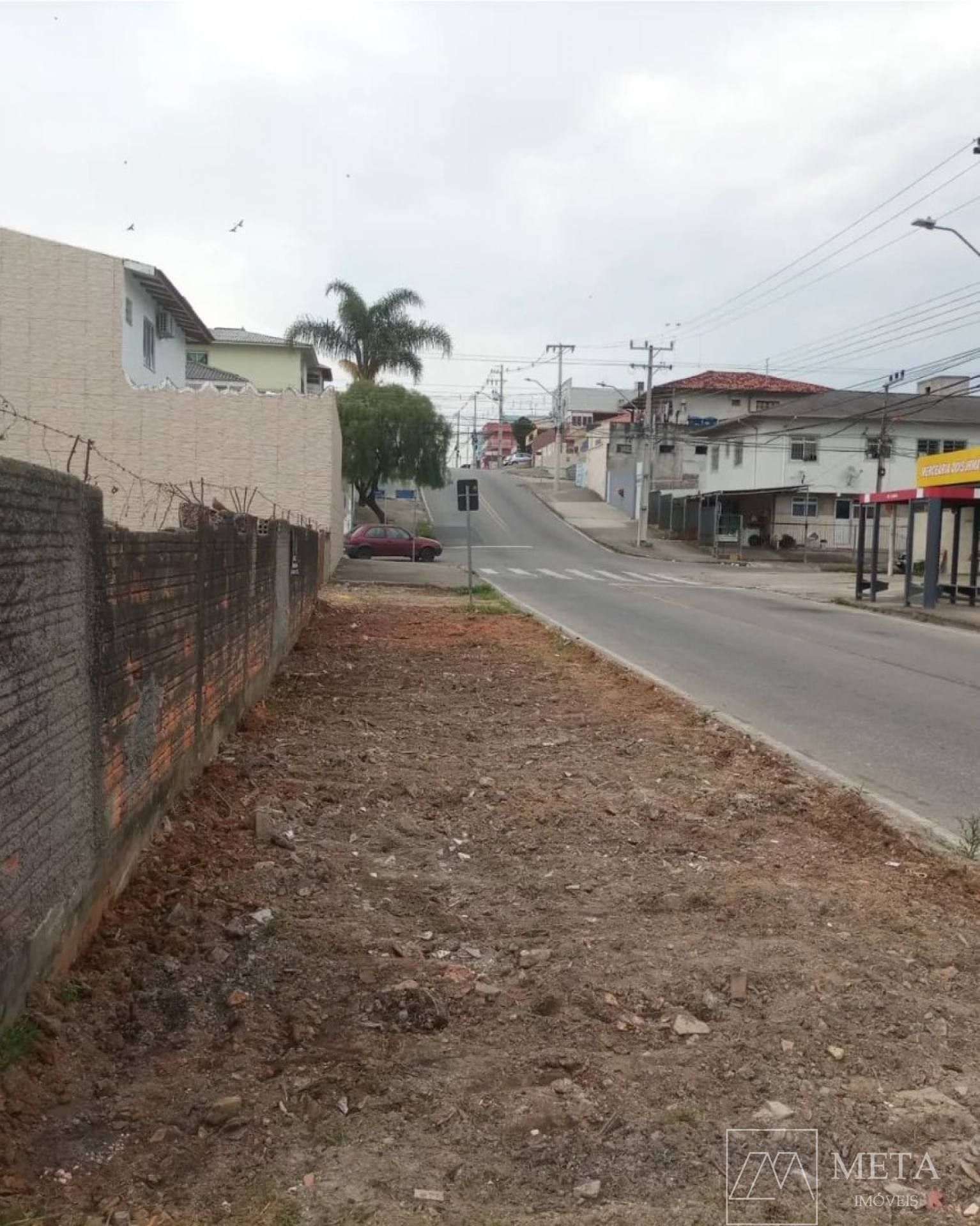 Terreno Comercial de 240 m² em Forquilhas - São José/SC