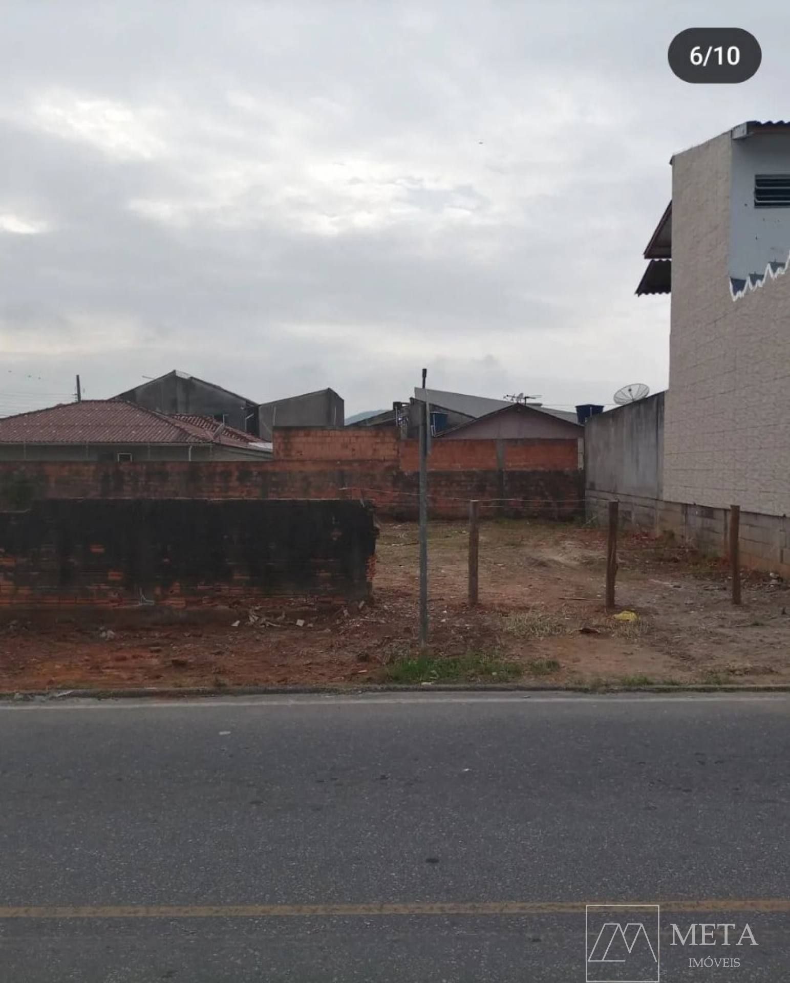 Terreno Comercial de 240 m² em Forquilhas - São José/SC