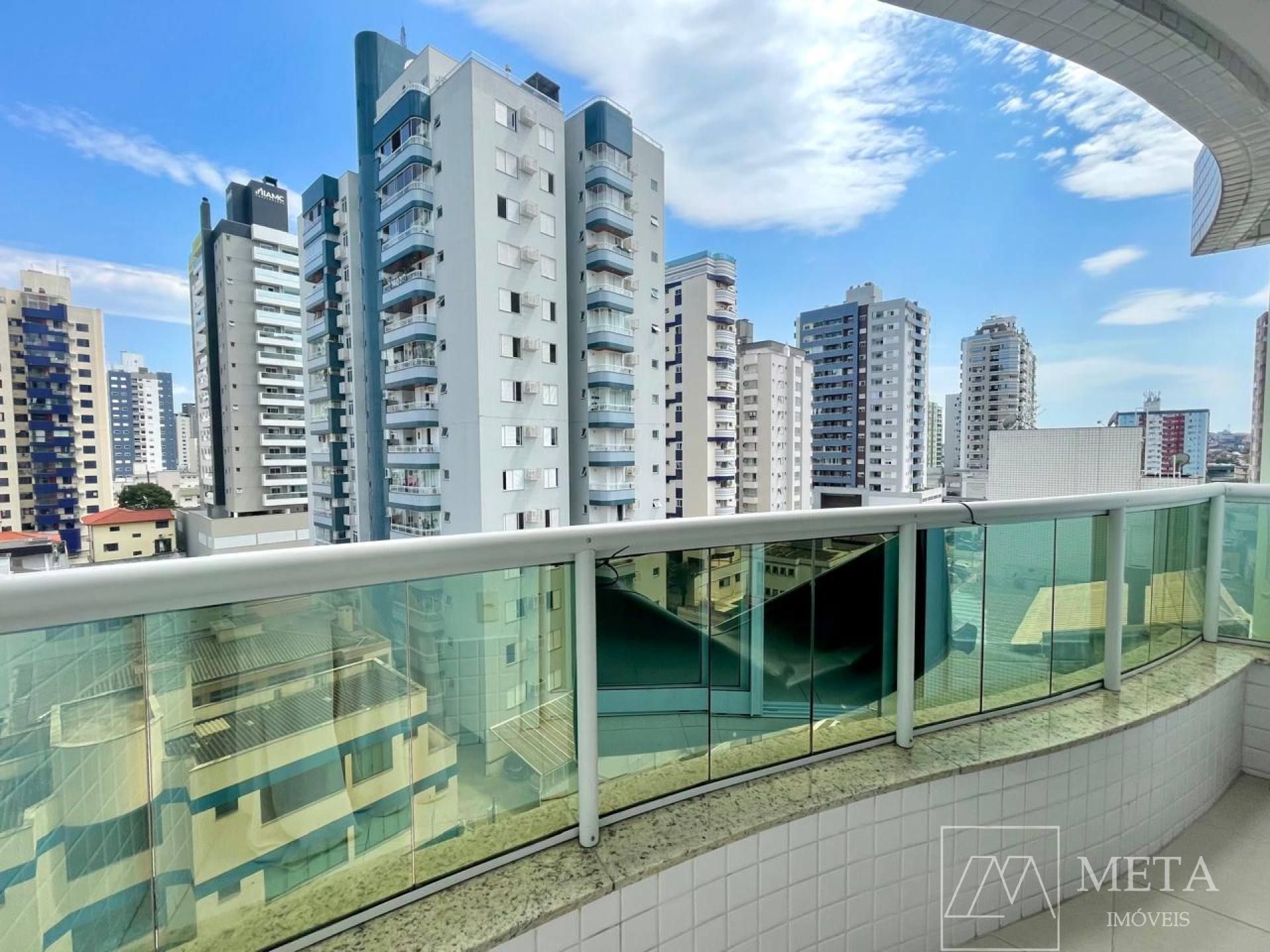Apartamento de 3 dormitórios em Campinas - São José/SC