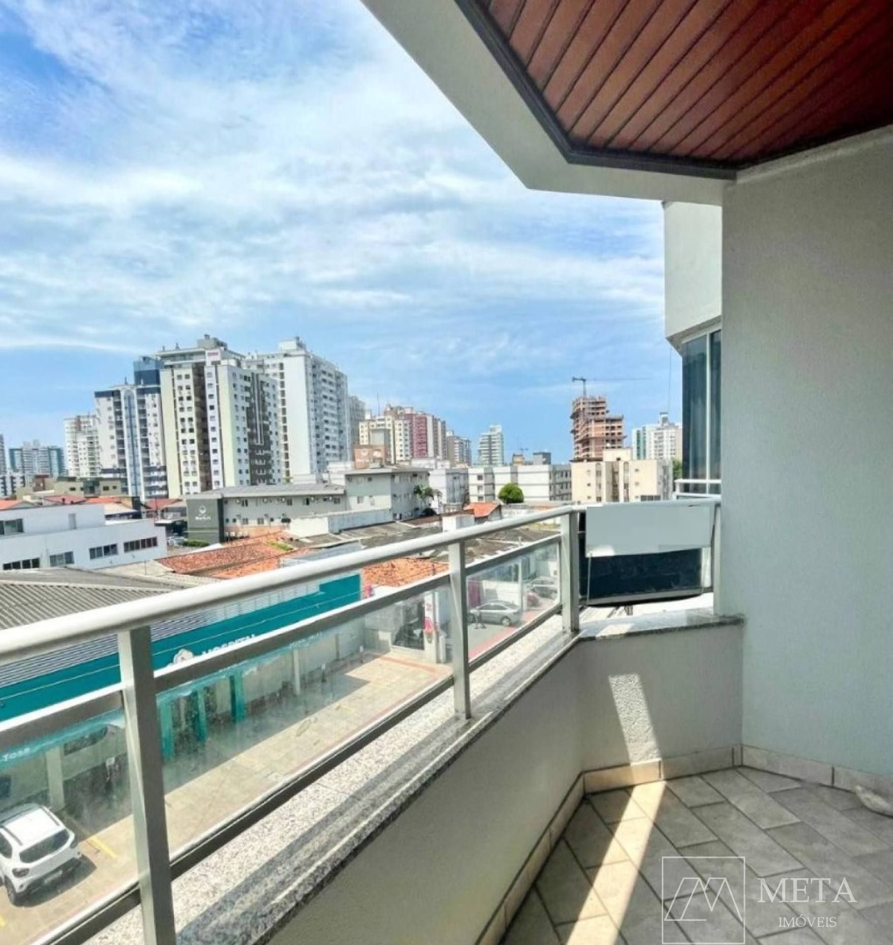 Apartamento no bairro Kobrasol em São José