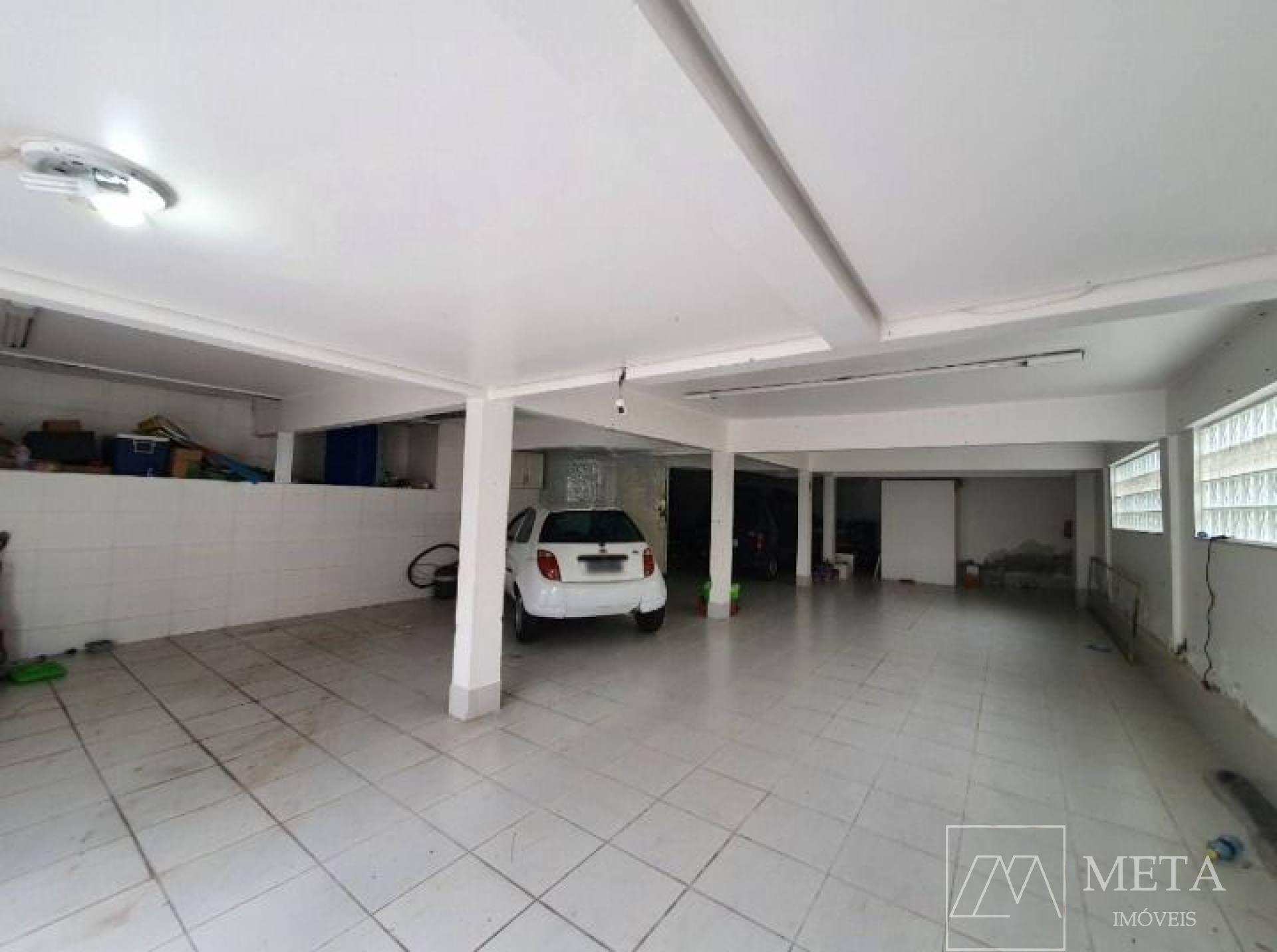 Ampla Casa com 04 quartos em Capoeiras - Florianópolis