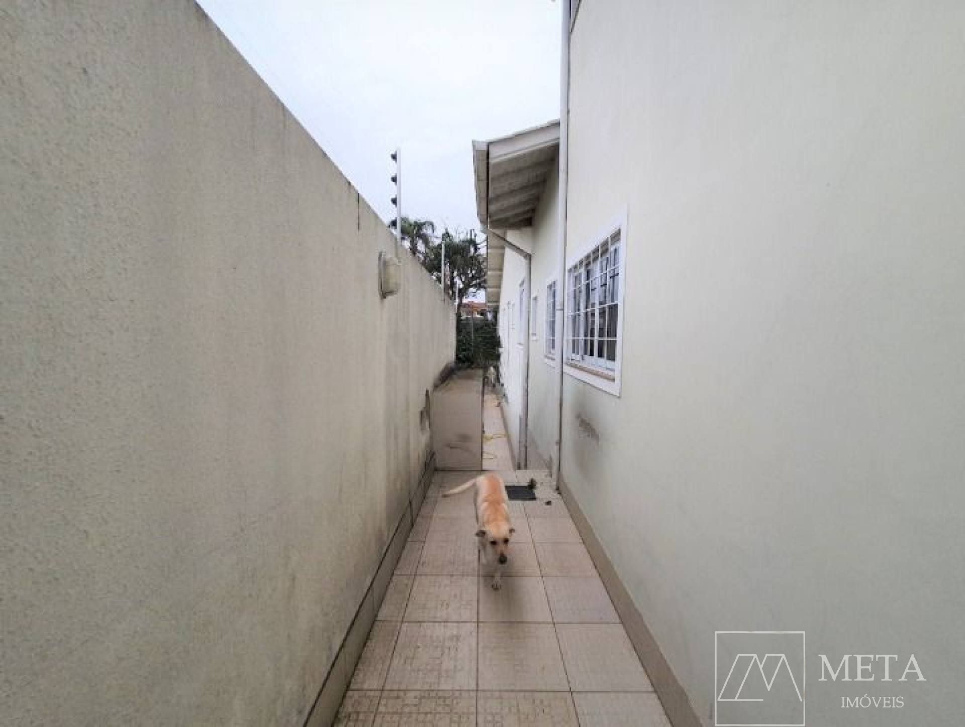 Ampla Casa com 04 quartos em Capoeiras - Florianópolis