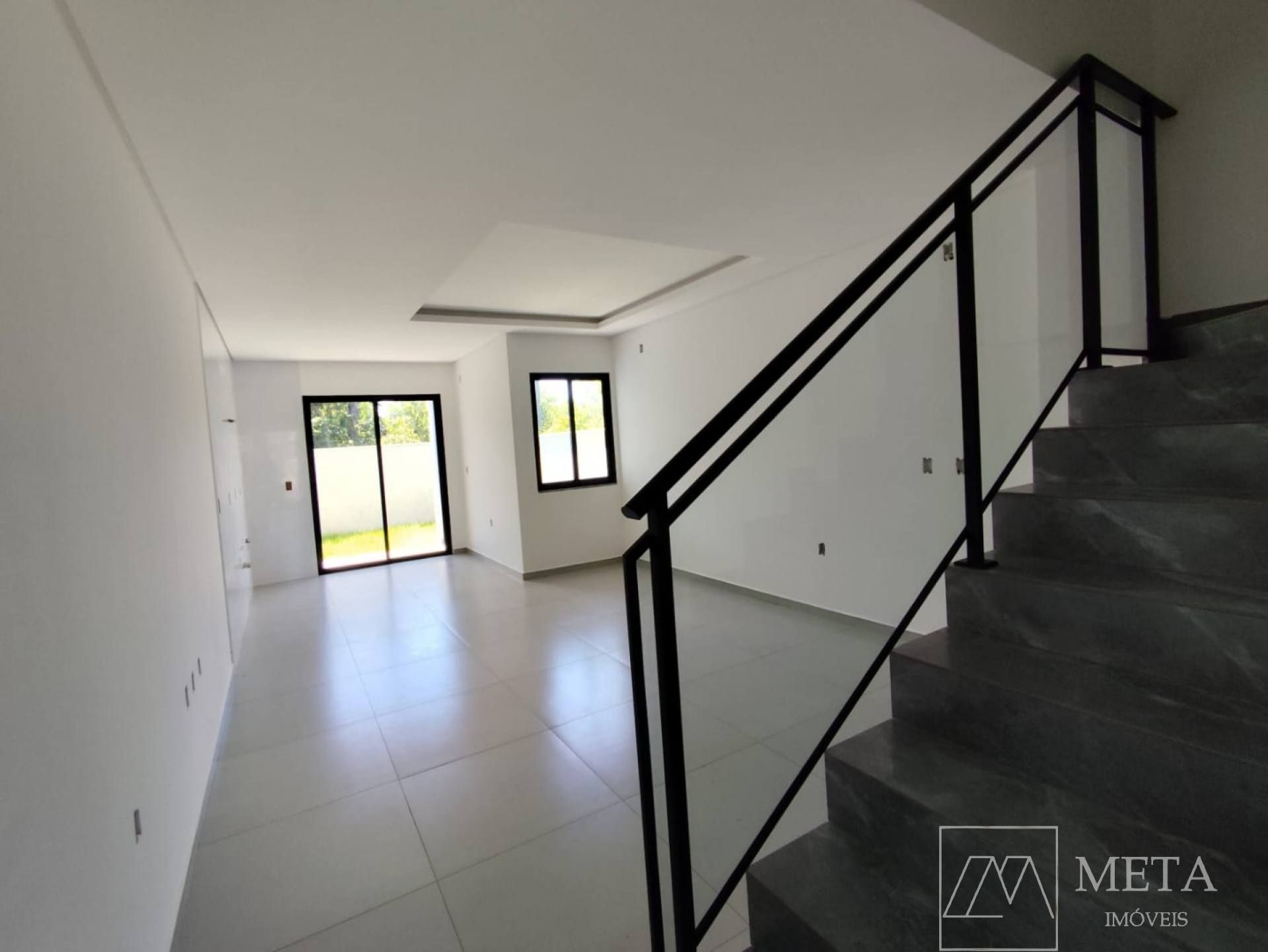 Sobrado de 3 dormitorios (1 suíte) em Forquilhas - São José/SC