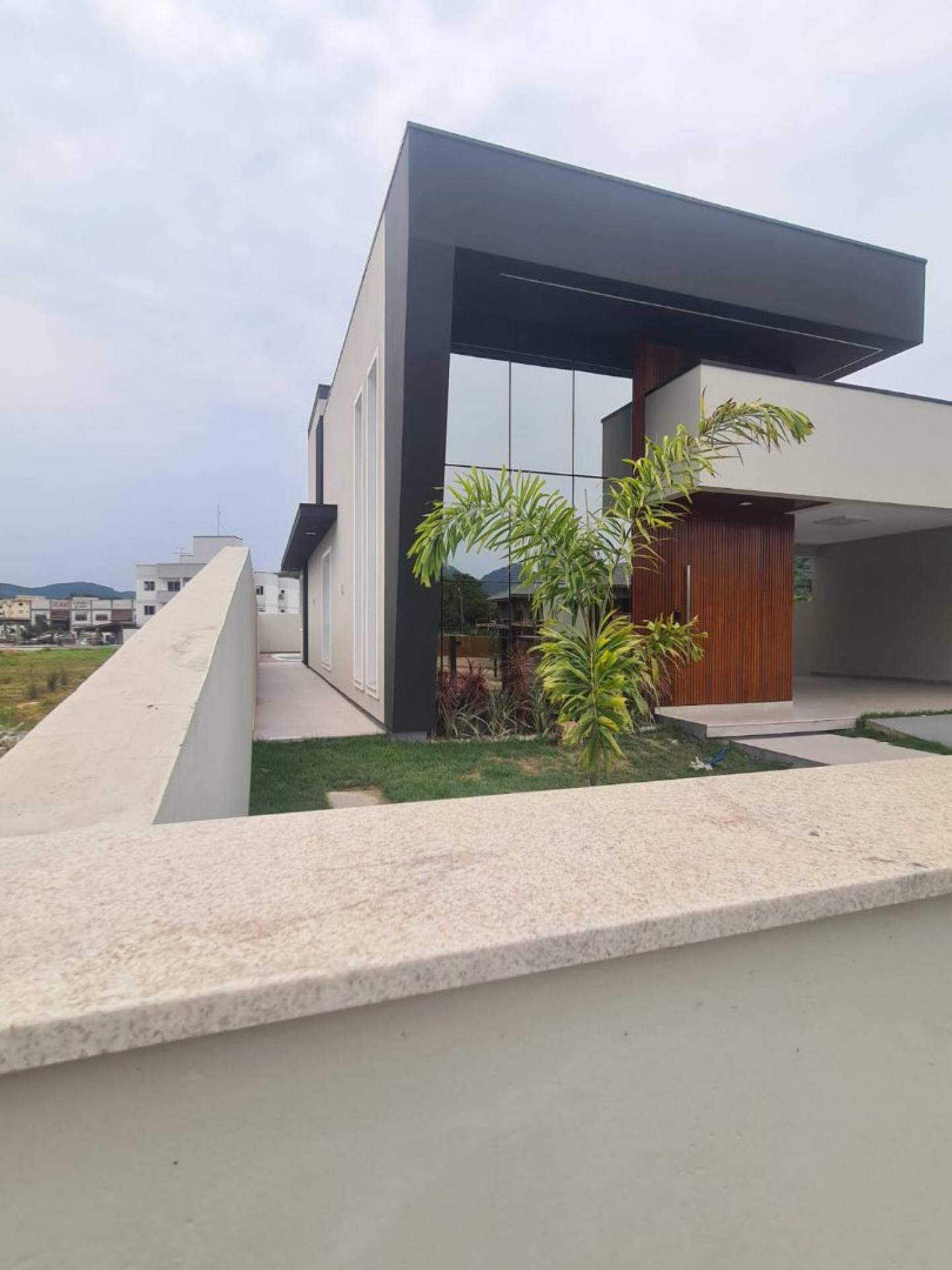 Casa Nova com 03 quartos sendo uma suíte em Santo Amaro da Imperatriz - SC