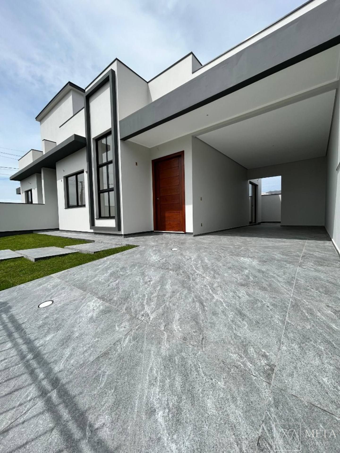 Casa com 2 dormitórios (1 suíte) no Sertão do Maruim - São José/SC