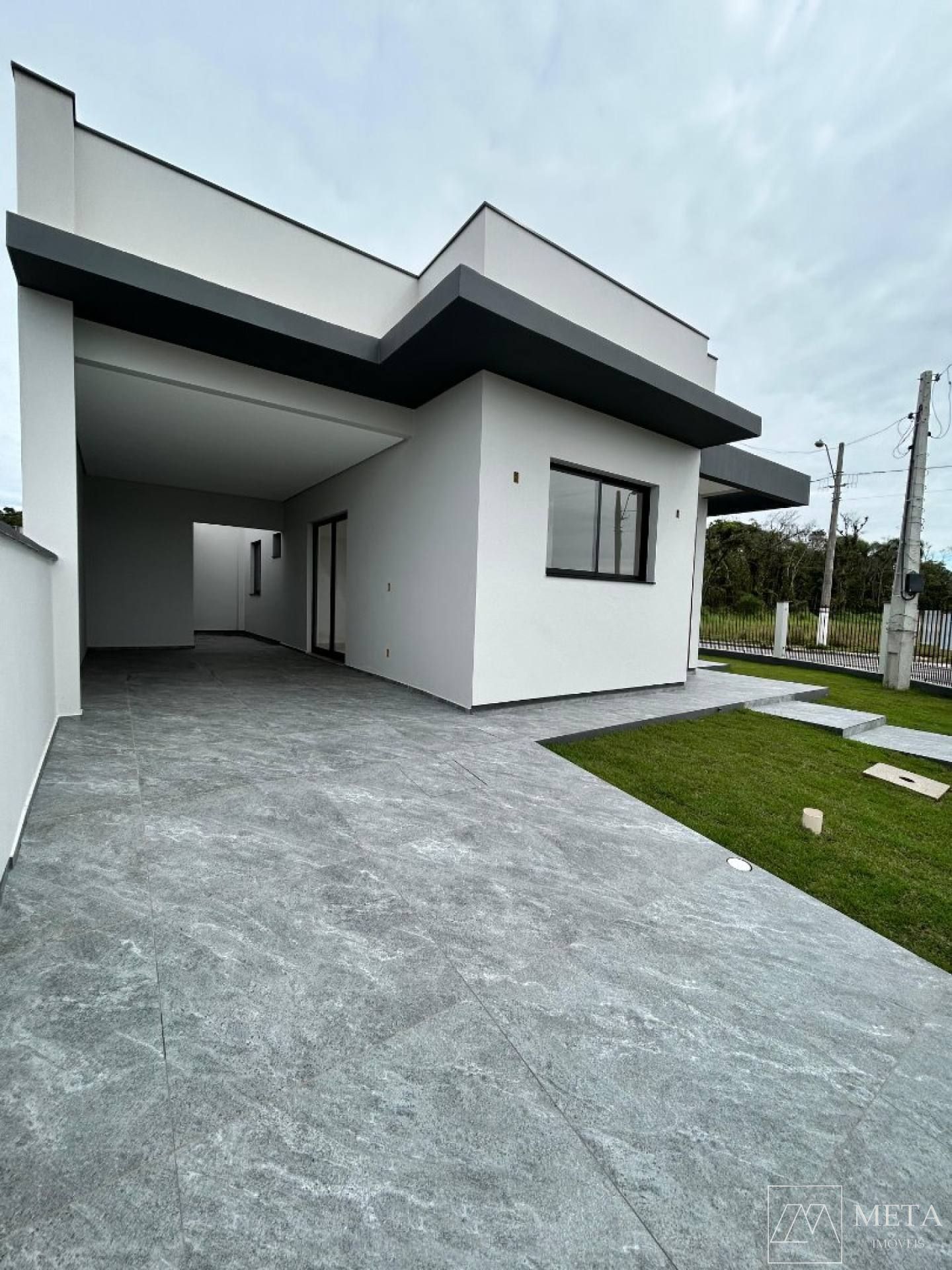 Casa com 2 dormitórios (1 suíte) no Sertão do Maruim - São José/SC