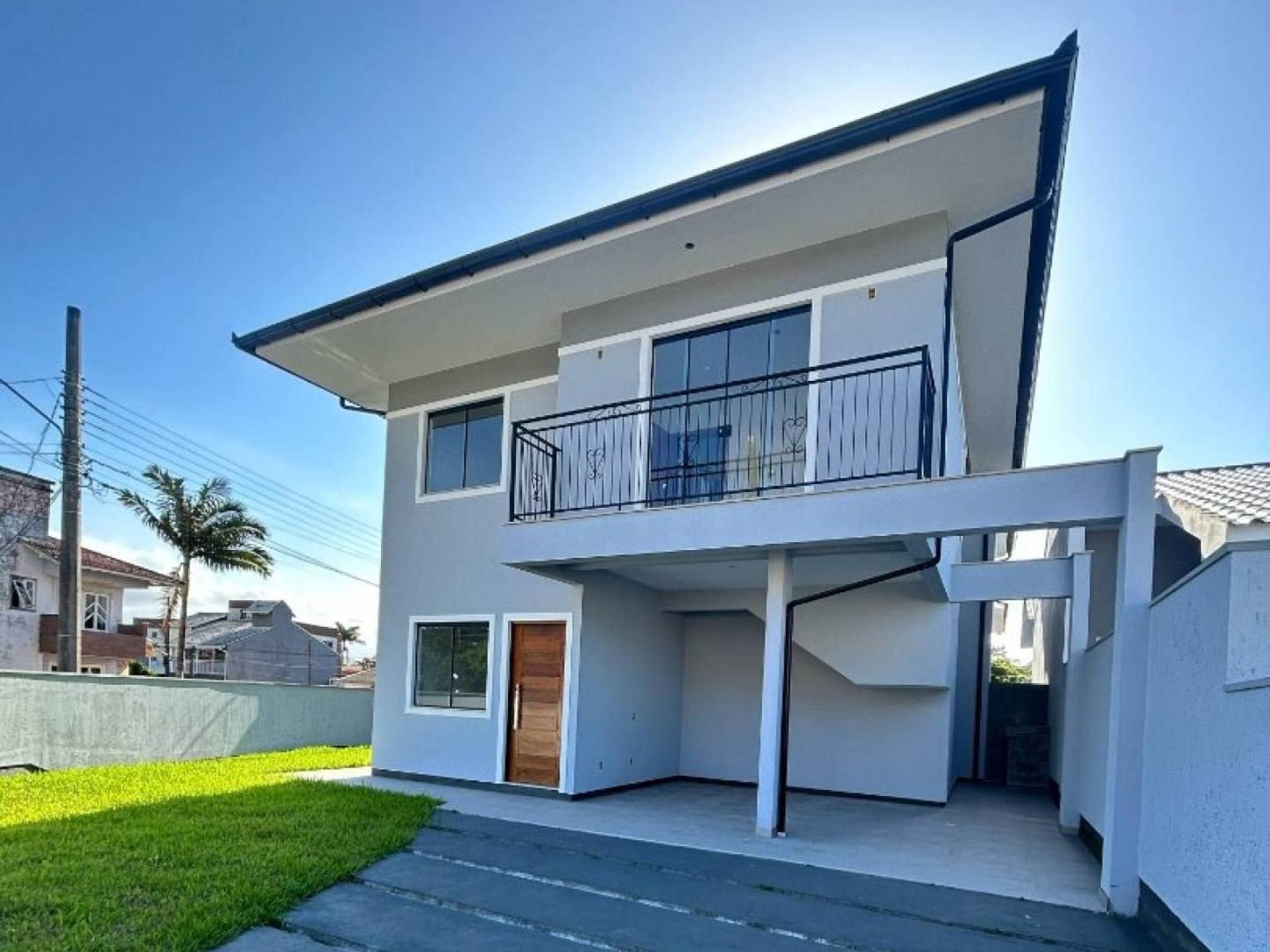 Sobrado de 3 dormitórios (1 suíte) em Forquilhas - São José/SC