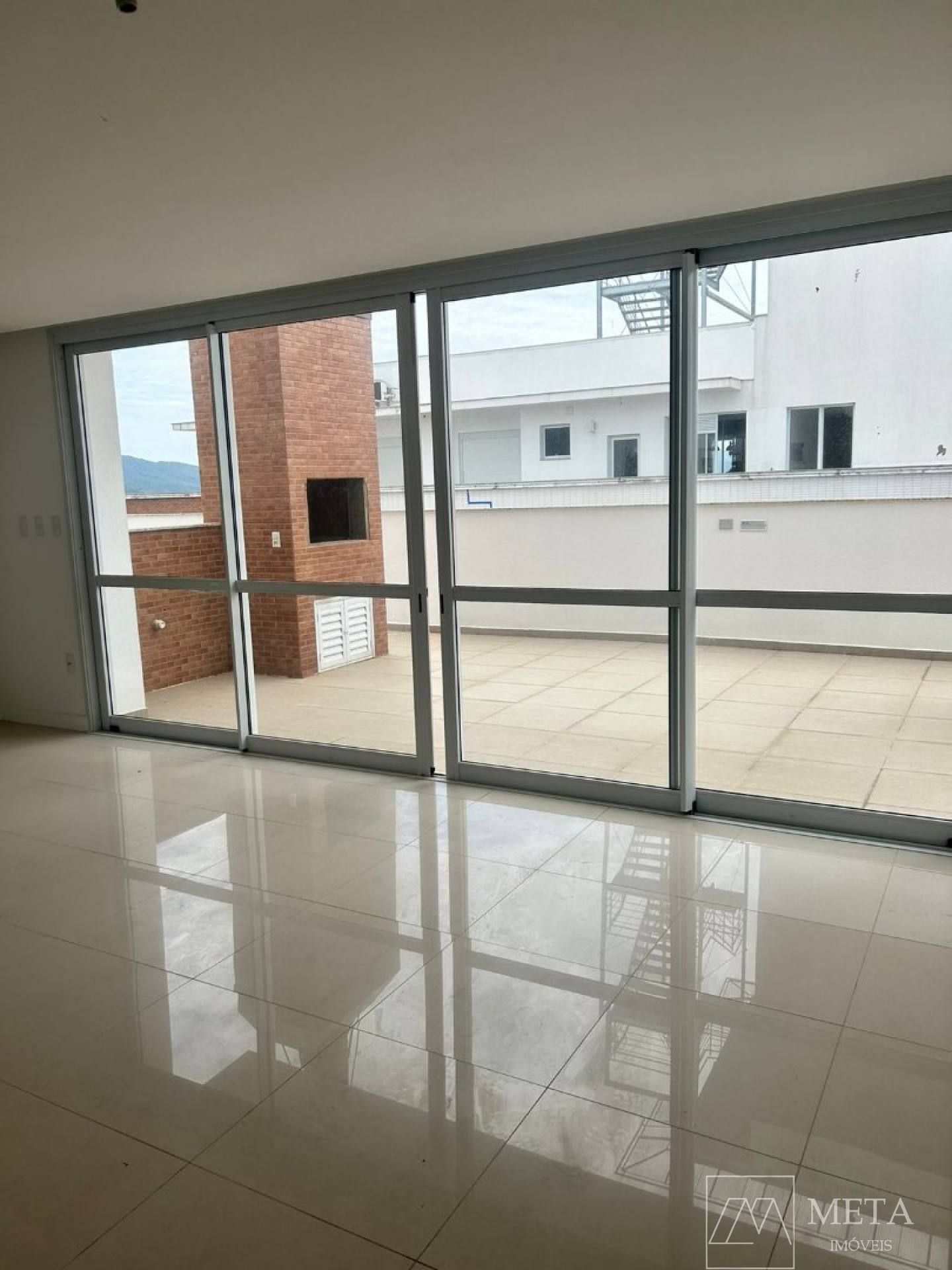 Cobertura Nova com 3 suítes no Centro de Palhoça - SC