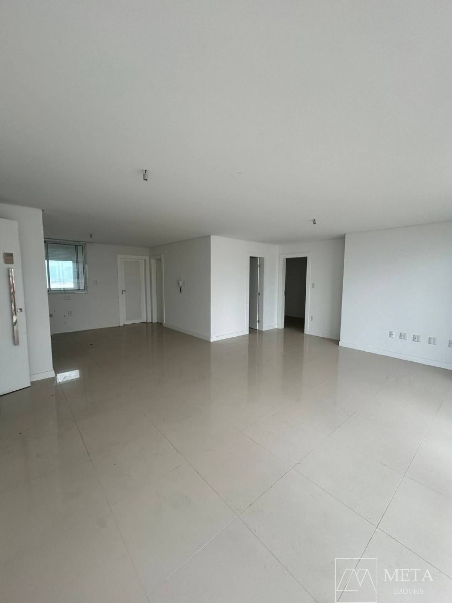 Cobertura Nova com 3 suítes no Centro de Palhoça - SC