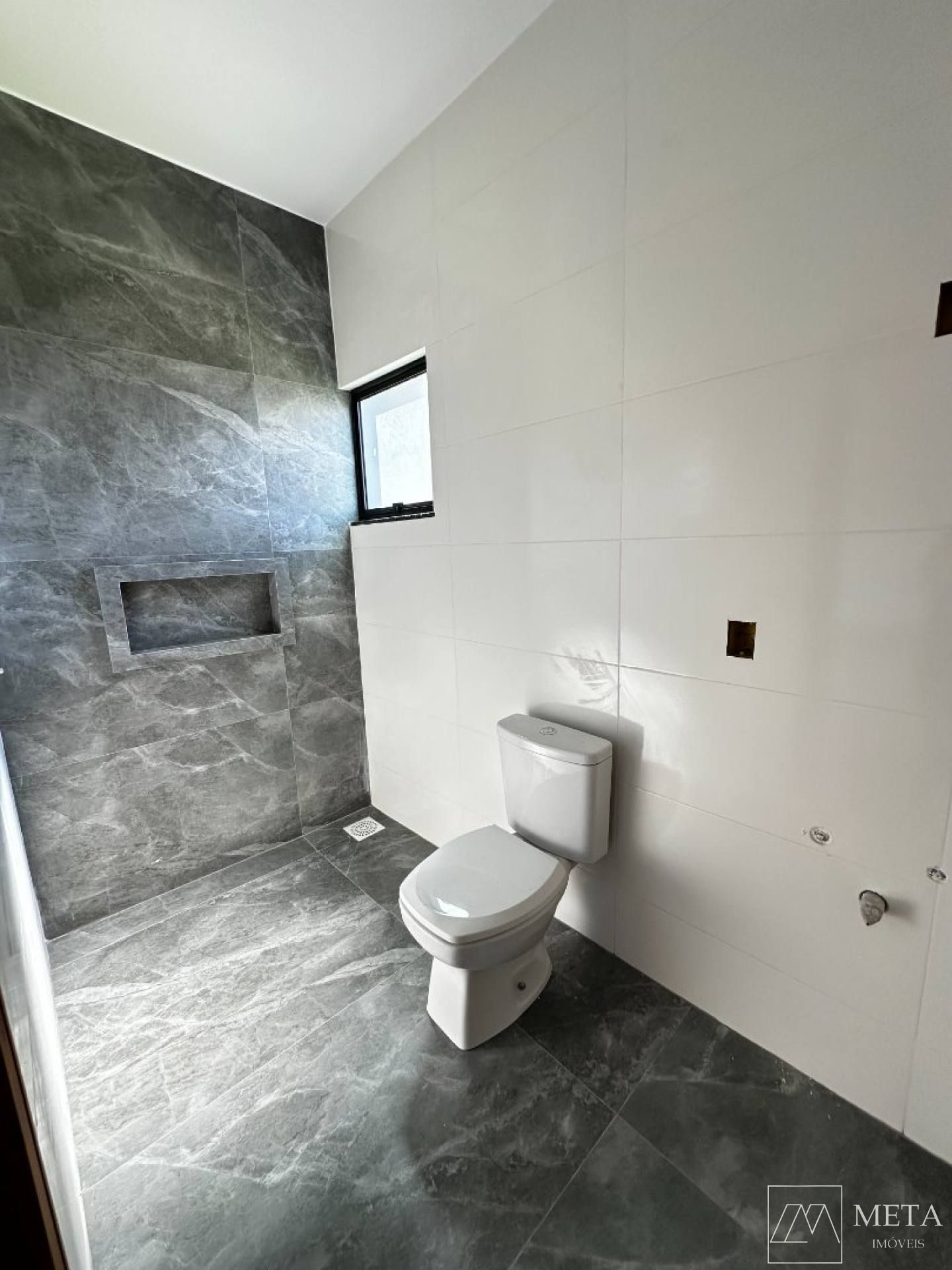 Casa Alto Padrão com 3 dormitórios (1 suíte) em Bela Vista - Palhoça/SC