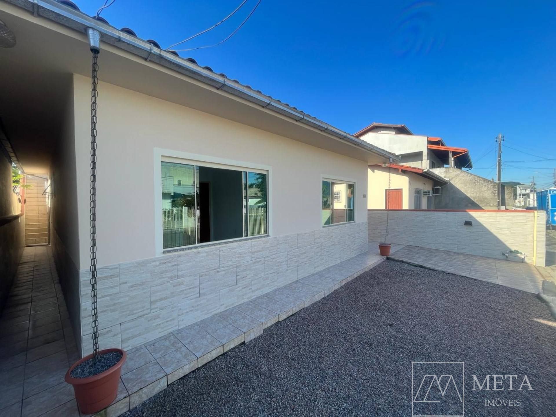 Casa de 3 dormitórios com 1 suíte em Forquilhas - São José/SC