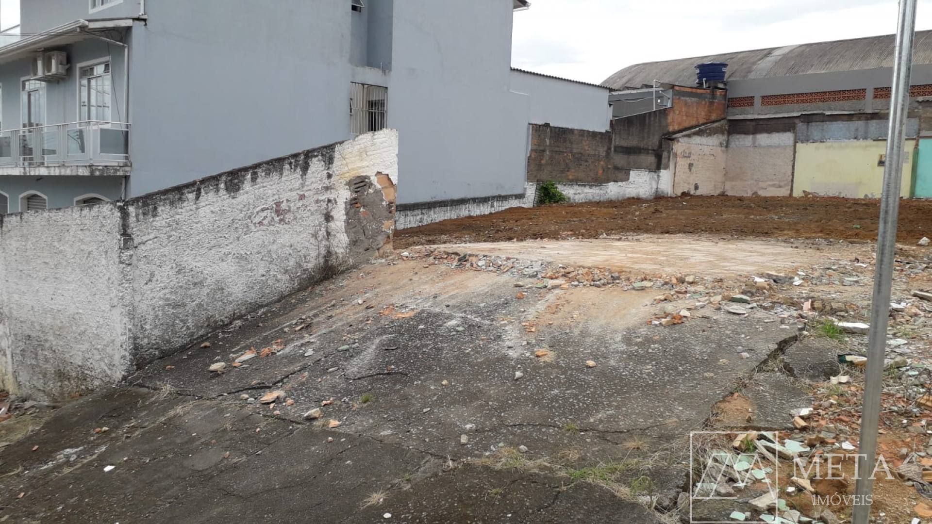 Lote / Terreno de 448 m² em Areias - São José/SC