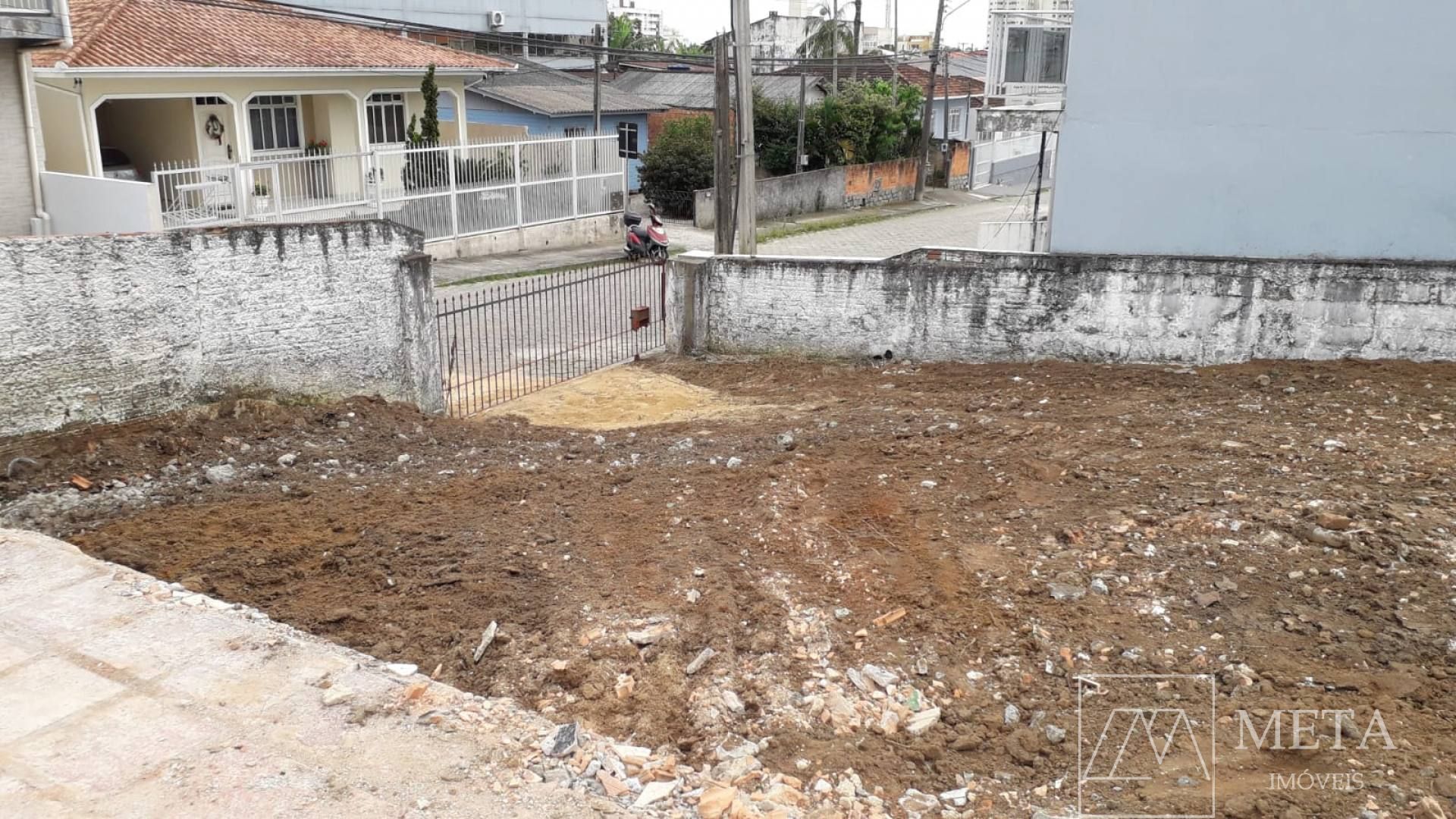 Lote / Terreno de 448 m² em Areias - São José/SC