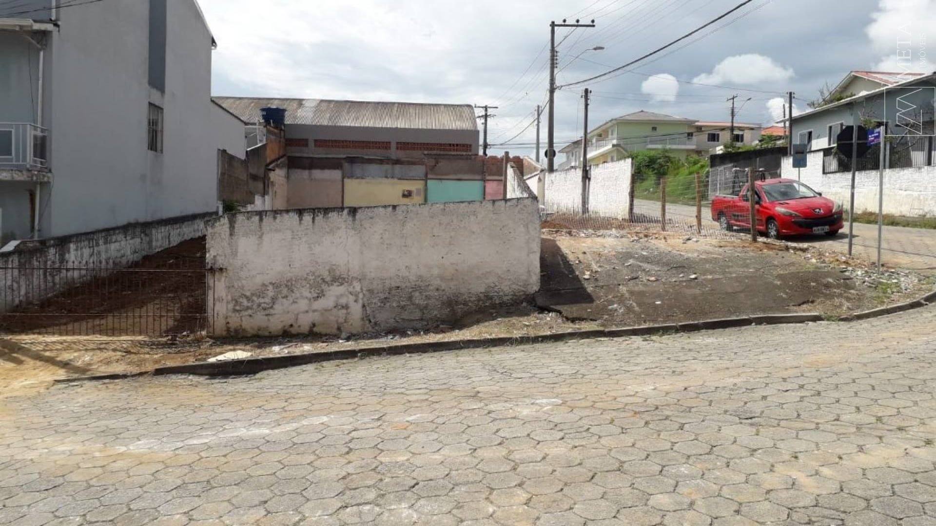 Lote / Terreno de 448 m² em Areias - São José/SC