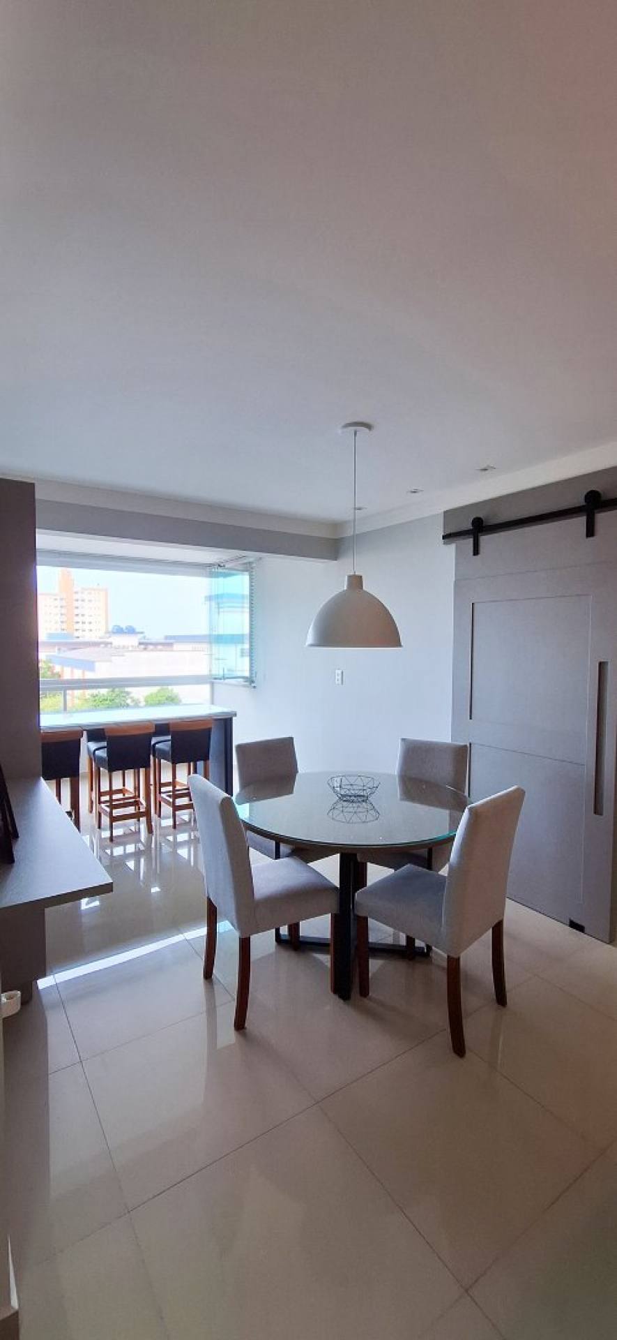 Apartamento de 3 dormitórios, sendo uma suíte no Centro de Biguaçu