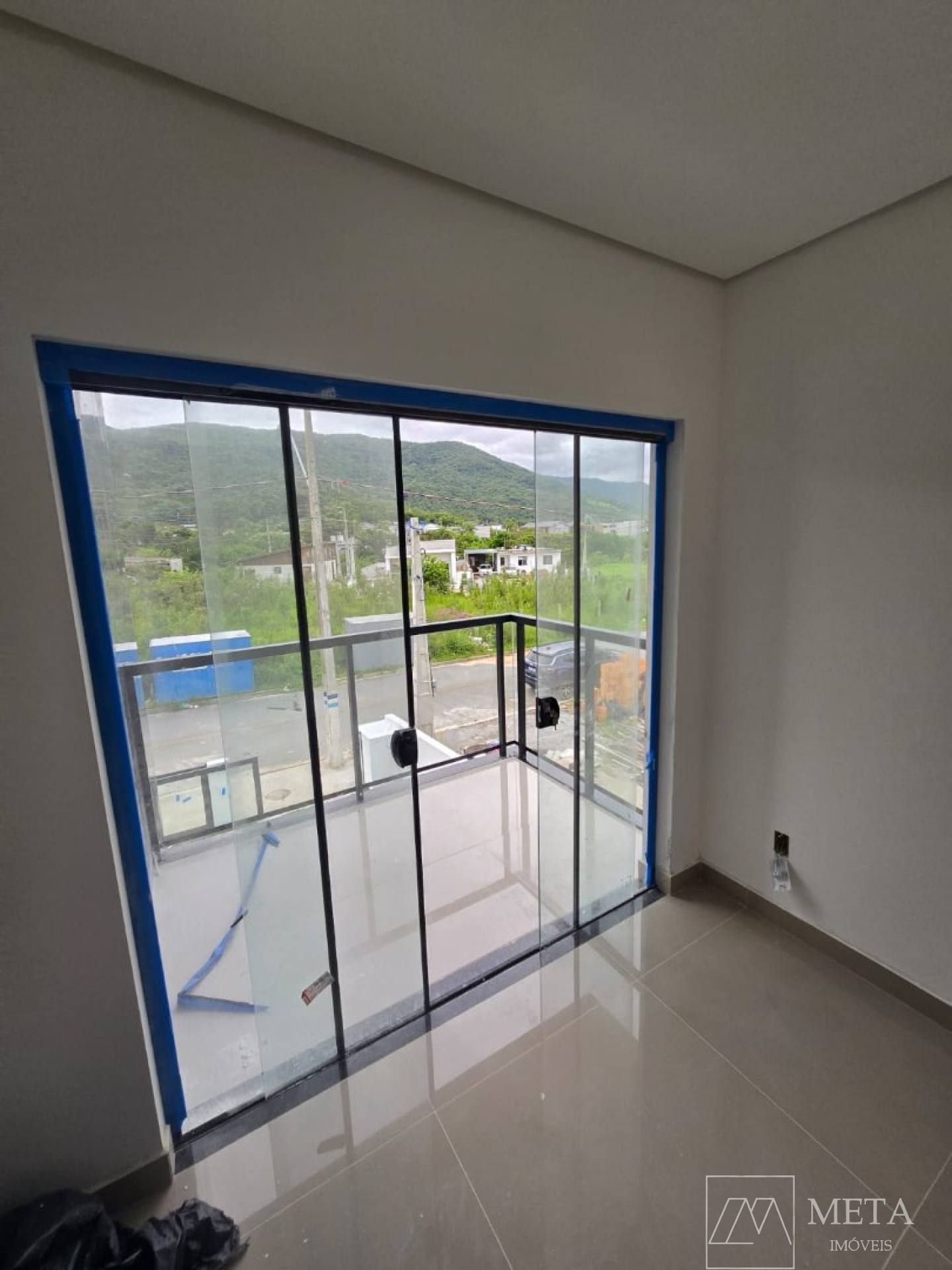Sobrado no bairro Forquilhas em São José