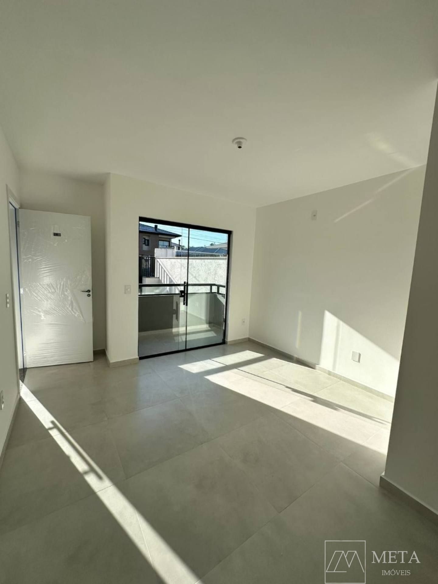 Apartamento de 2 dormitórios com sacada na Nova Palhoça - Palhoça/SC