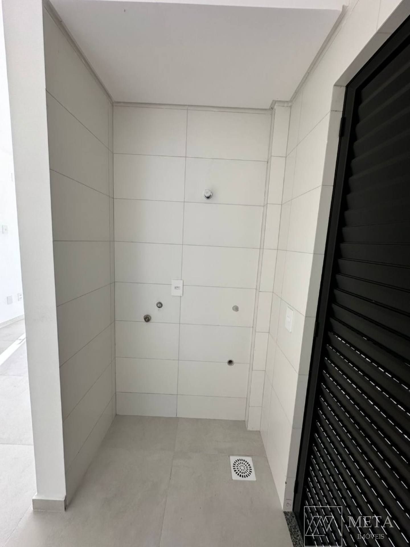 Apartamento de 2 dormitórios com sacada na Nova Palhoça - Palhoça/SC