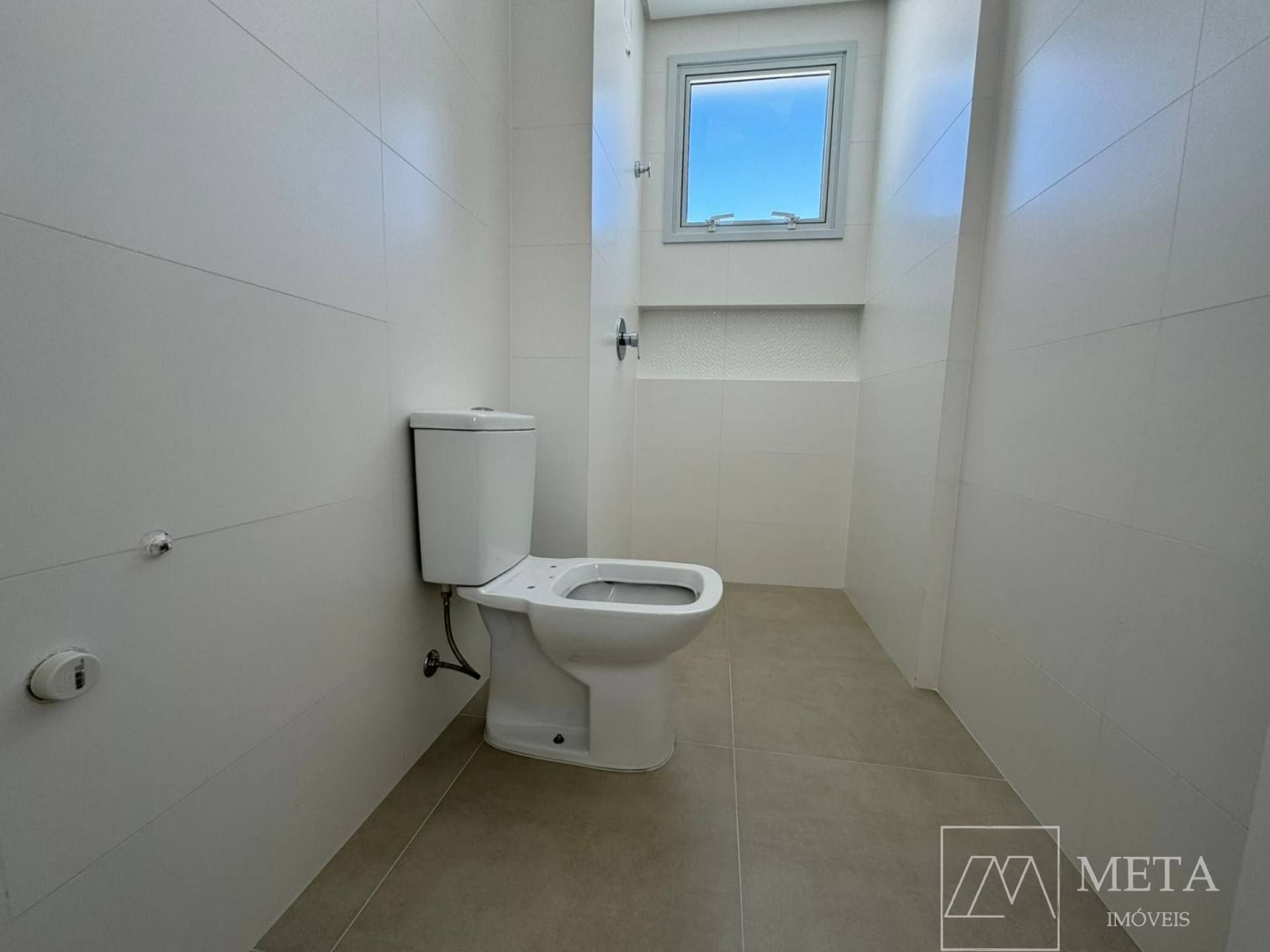 Apartamento com terraço sendo 02 suítes no Estreito - Florianópolis