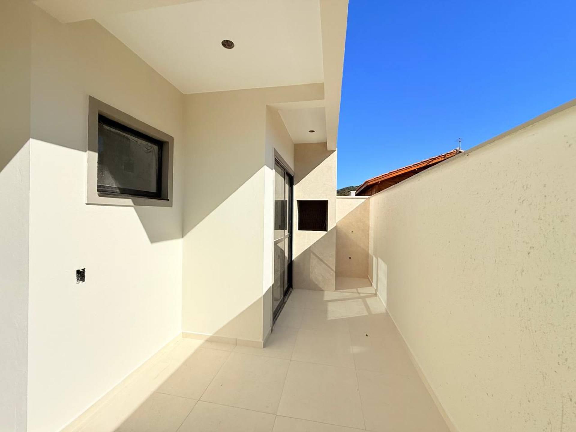 Casa de 2 dormitórios (1 suíte) em Forquilhas - São José/SC