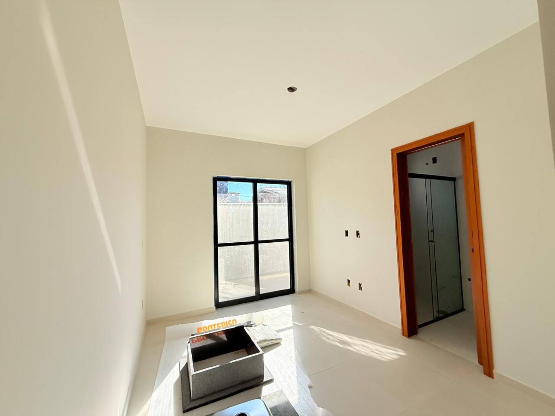 Casa de 2 dormitórios (1 suíte) em Forquilhas - São José/SC
