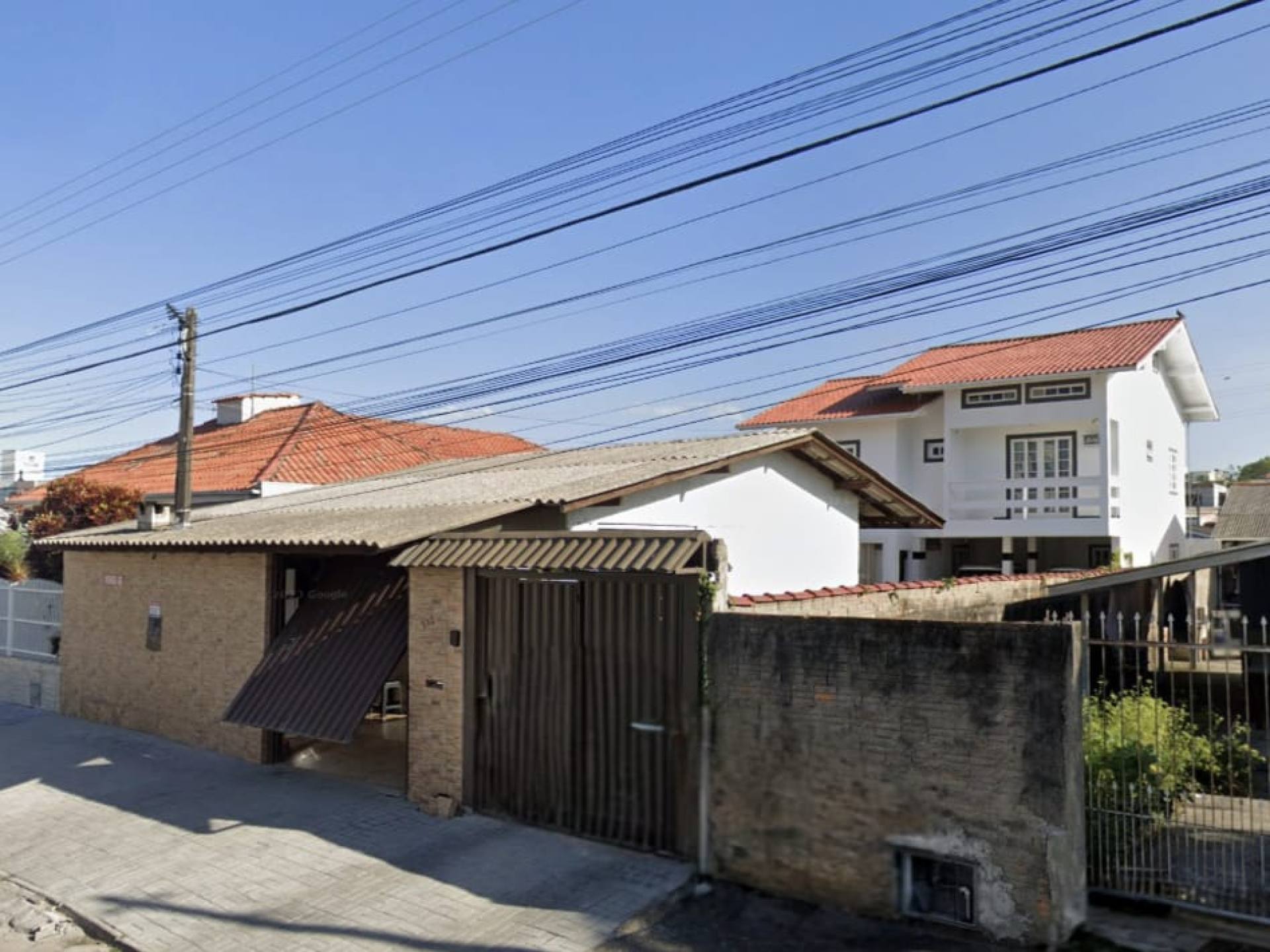 Sobrado de 3 dormitórios (1 suíte) no Pagani - Palhoça/SC