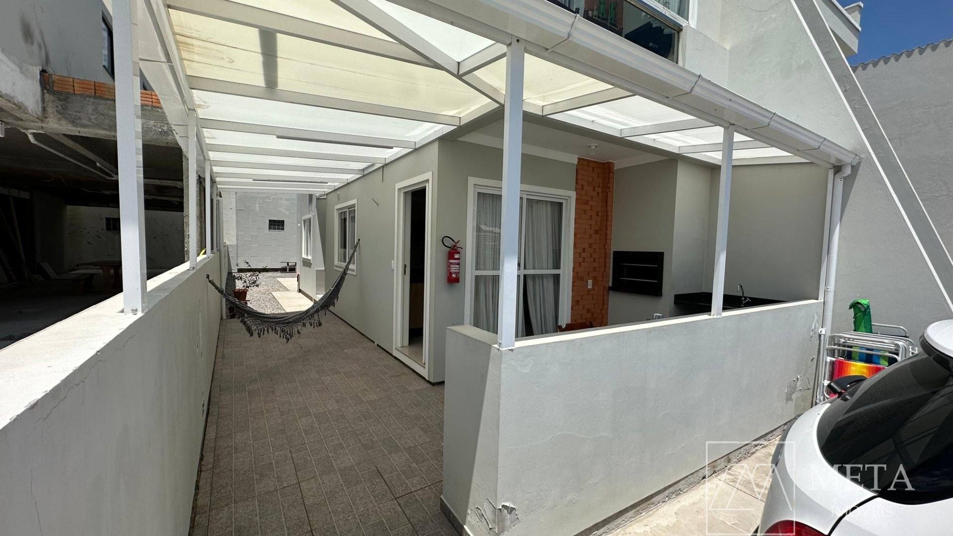 Apartamento mobiliado com 2 dormitórios (1 suíte) na Praia da Pinheira - Palhoça/SC