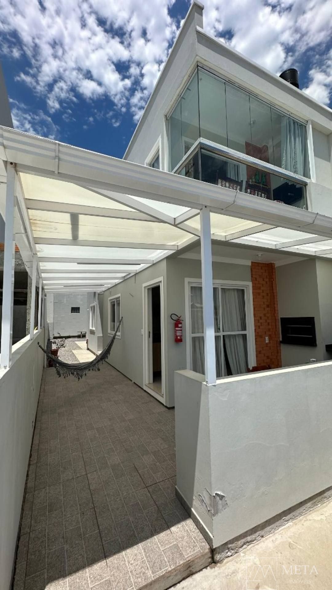 Apartamento mobiliado com 2 dormitórios (1 suíte) na Praia da Pinheira - Palhoça/SC