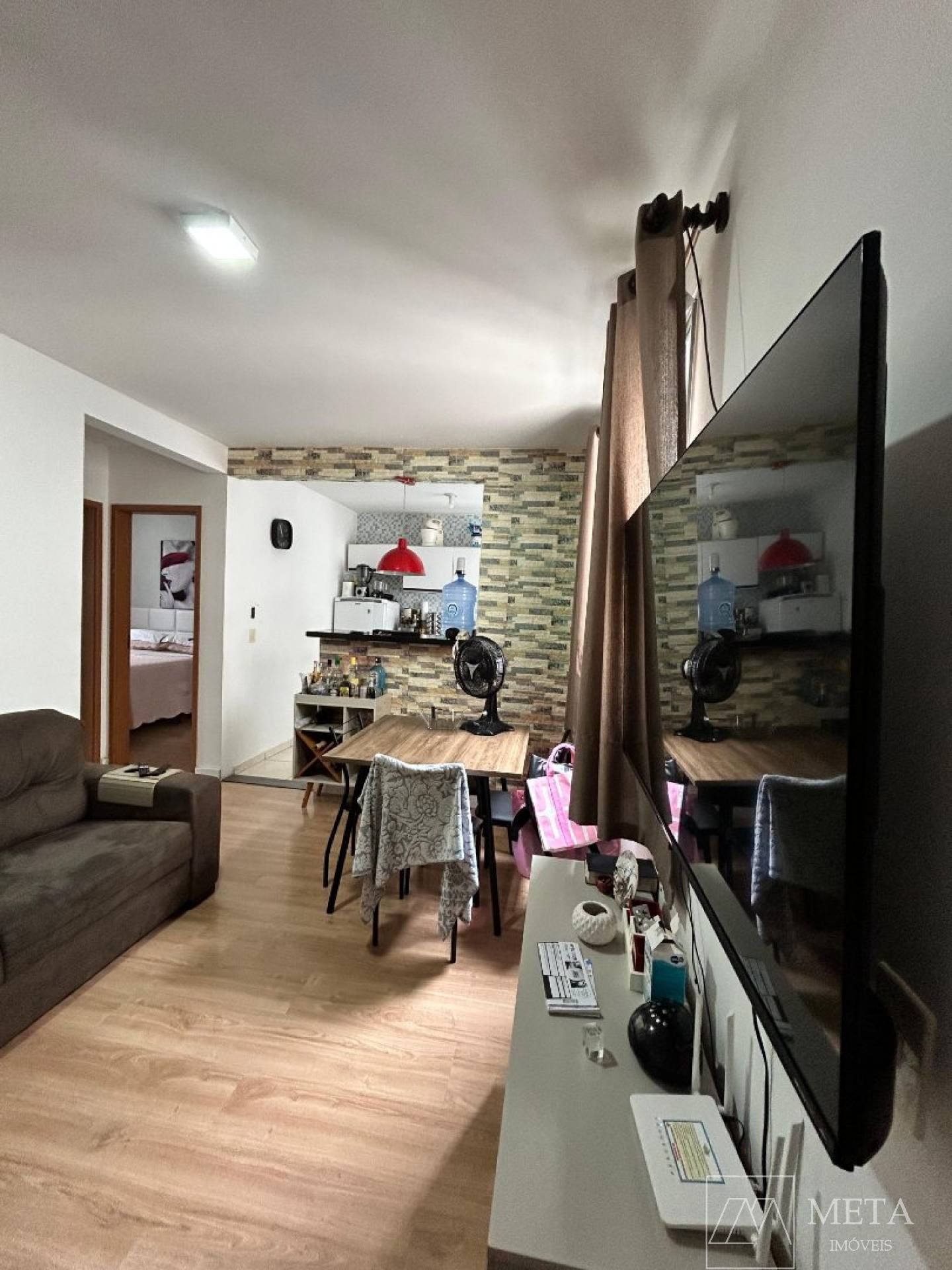 Apartamento com 2 dormitórios em Areias - São José/SC