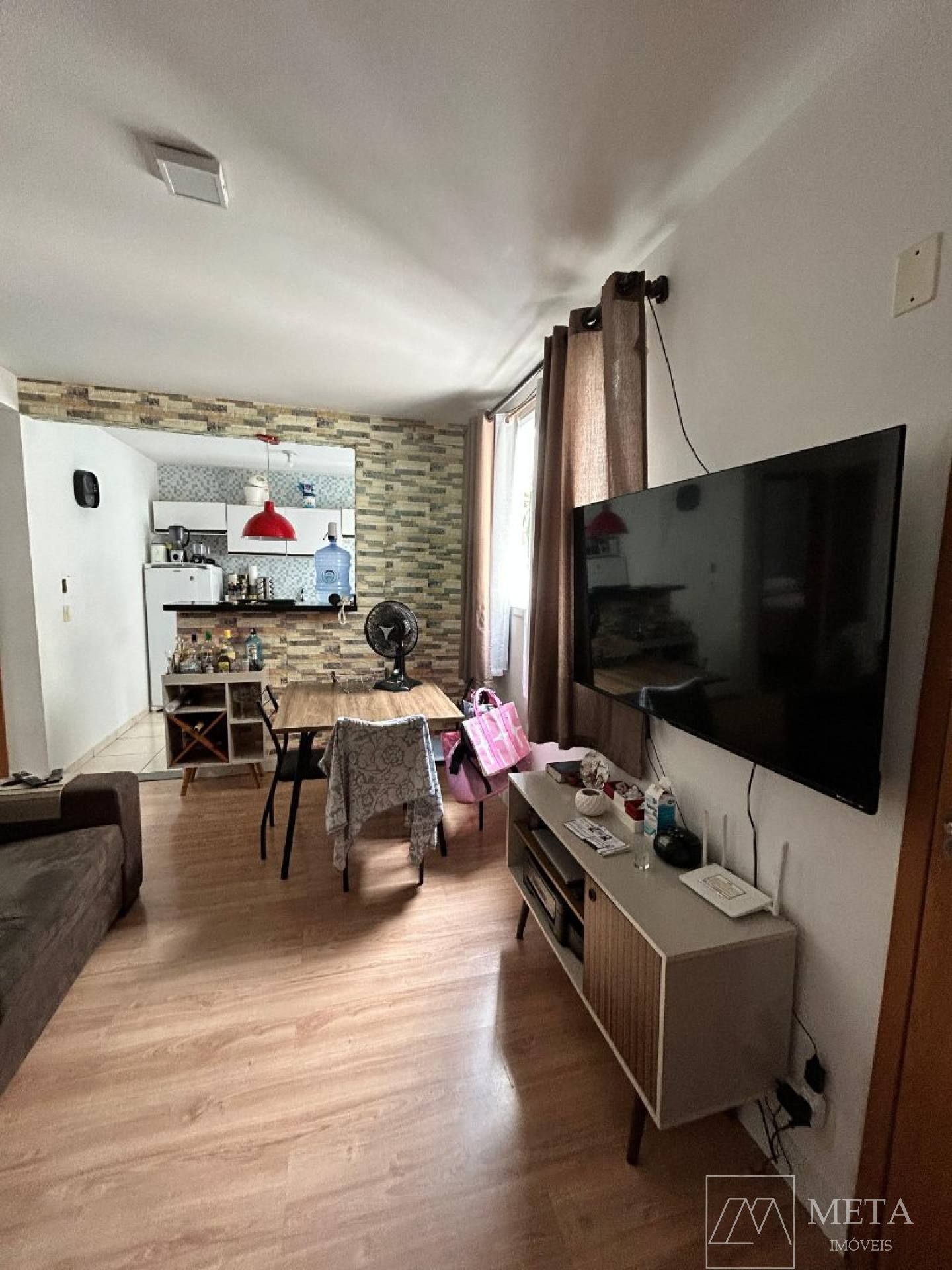 Apartamento com 2 dormitórios em Areias - São José/SC