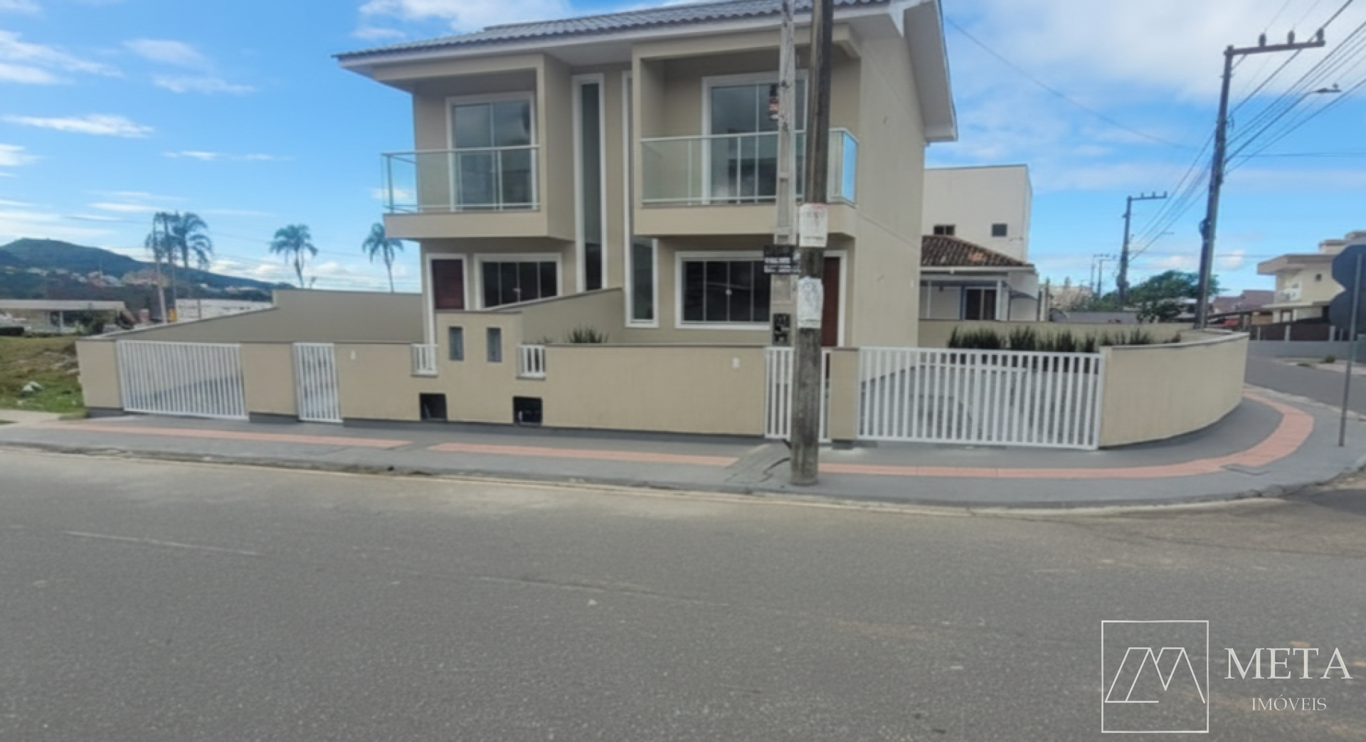 Sobrado de 2 dormitórios em Bela Vista - Palhoça/SC