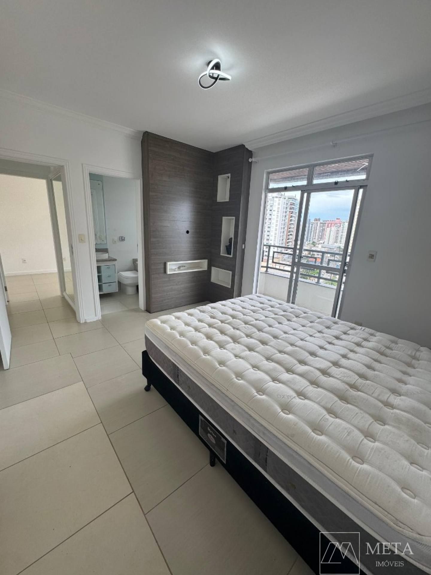 Apartamento de 3 dormitórios (1 suíte) em Campinas - São José/SC