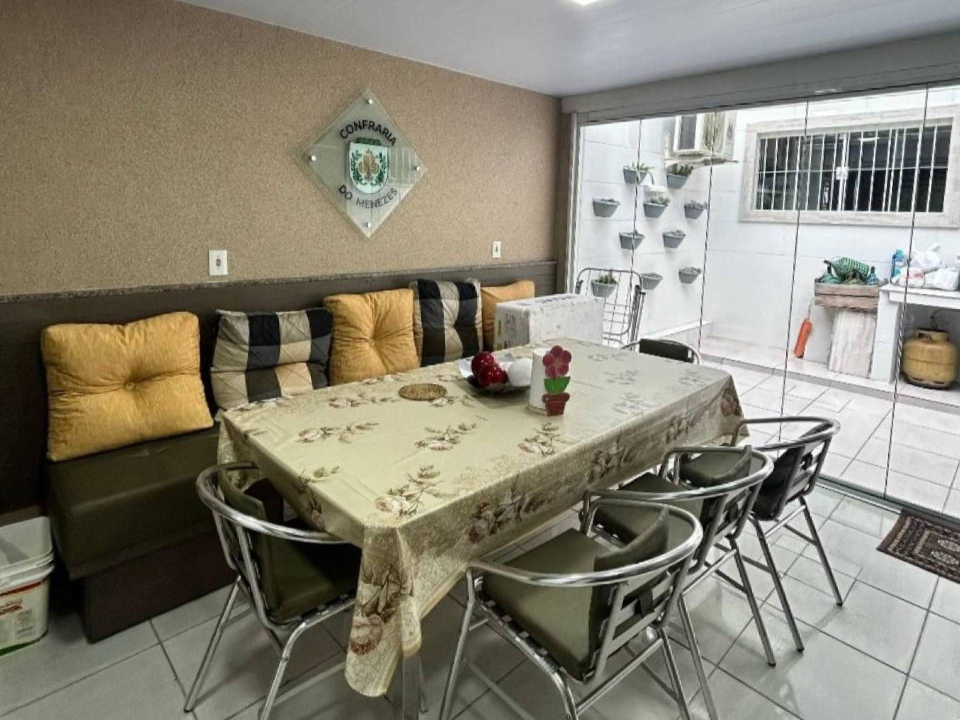 Sobrado de 2 dormitórios em Forquilhas - São José/SC