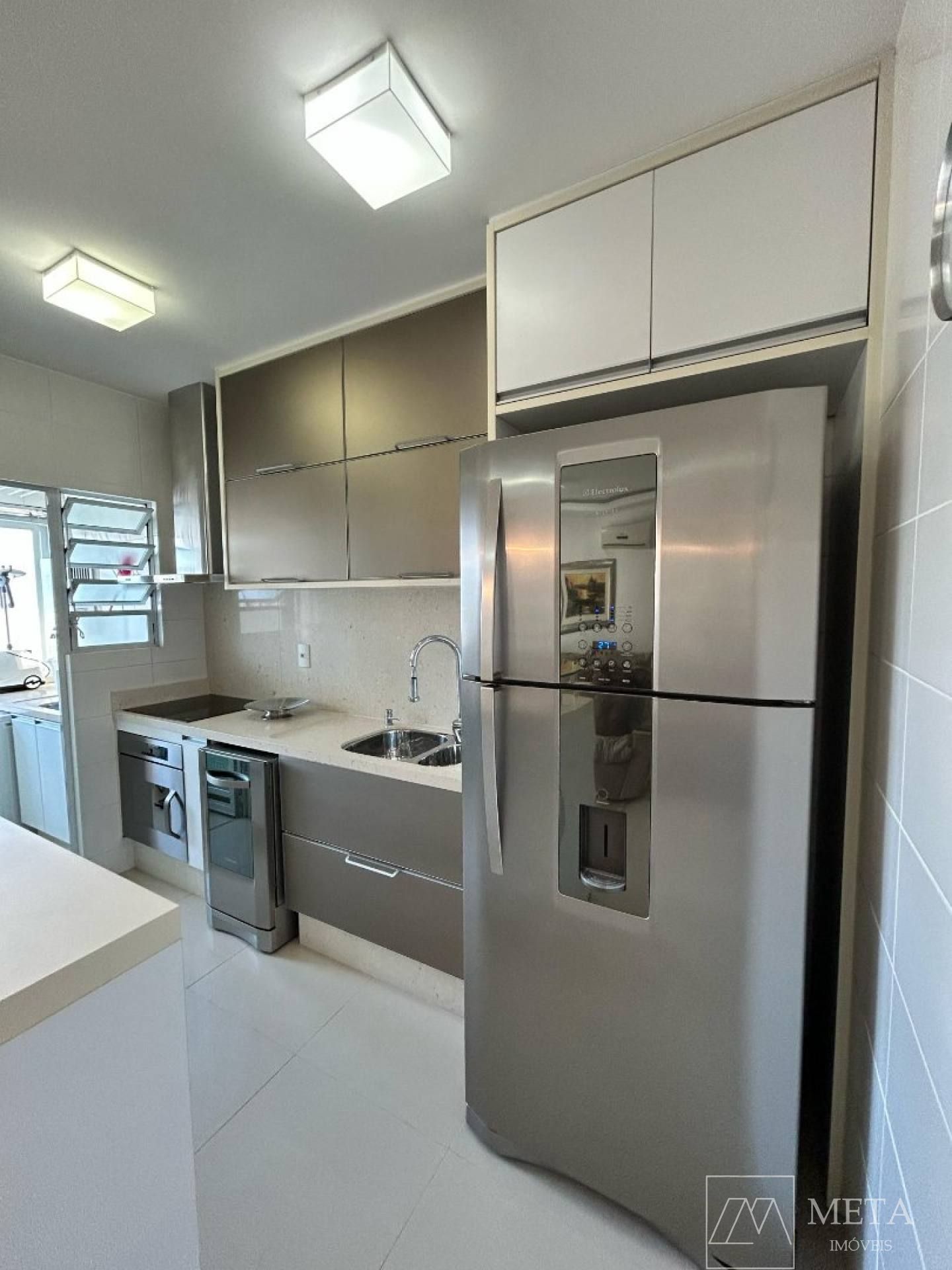 Apartamento mobiliado em Florianópolis!